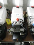 Flowfit pump with directional valve, tank and manual control