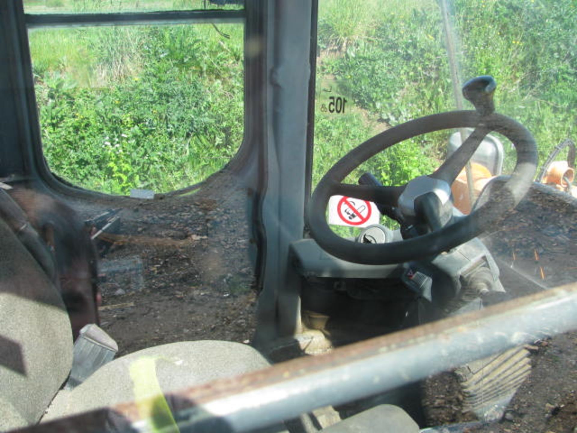 Doosan DL400 loading shovel with bucket - Image 5 of 5