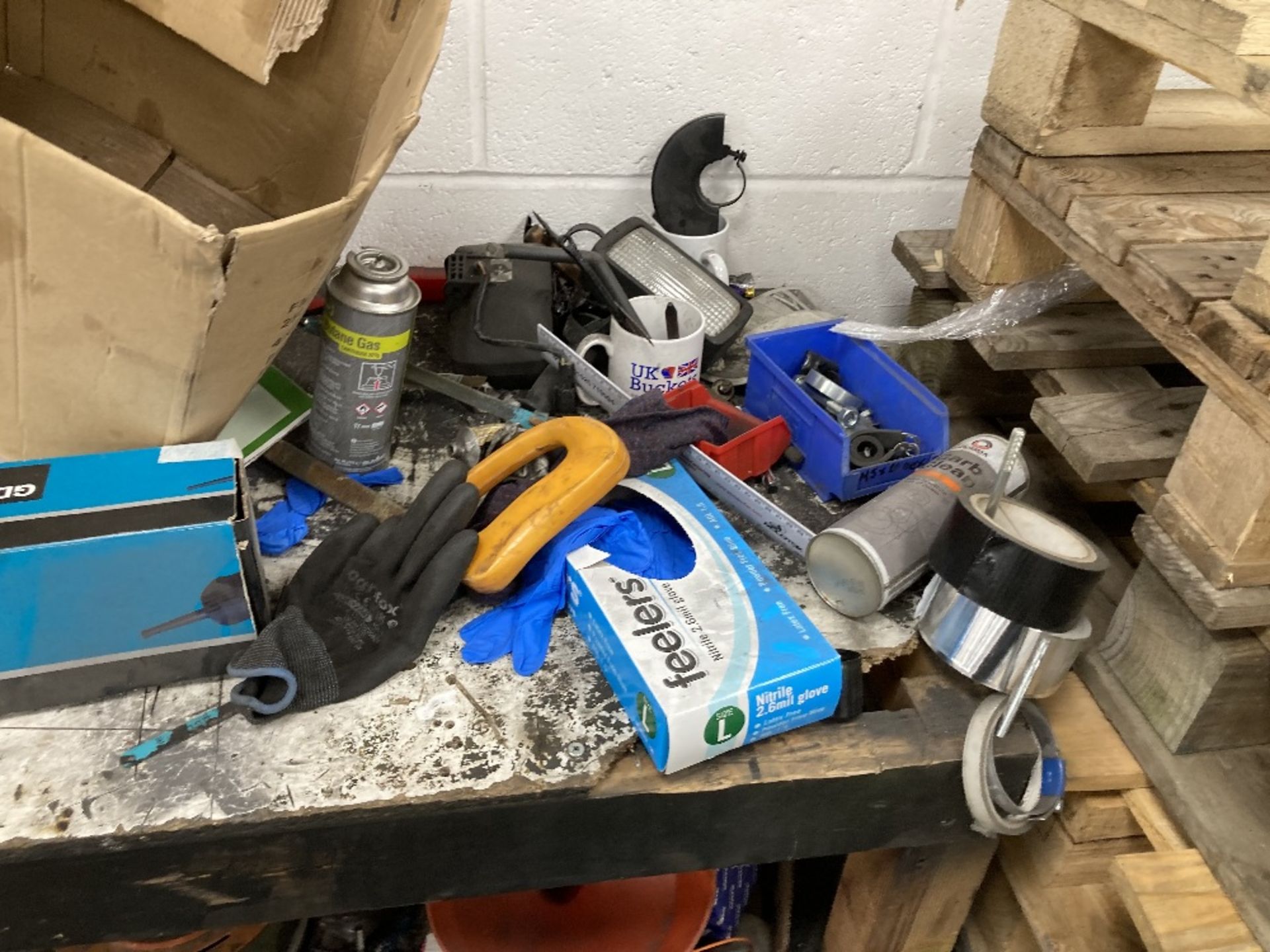 Contents of work bench - Image 4 of 11