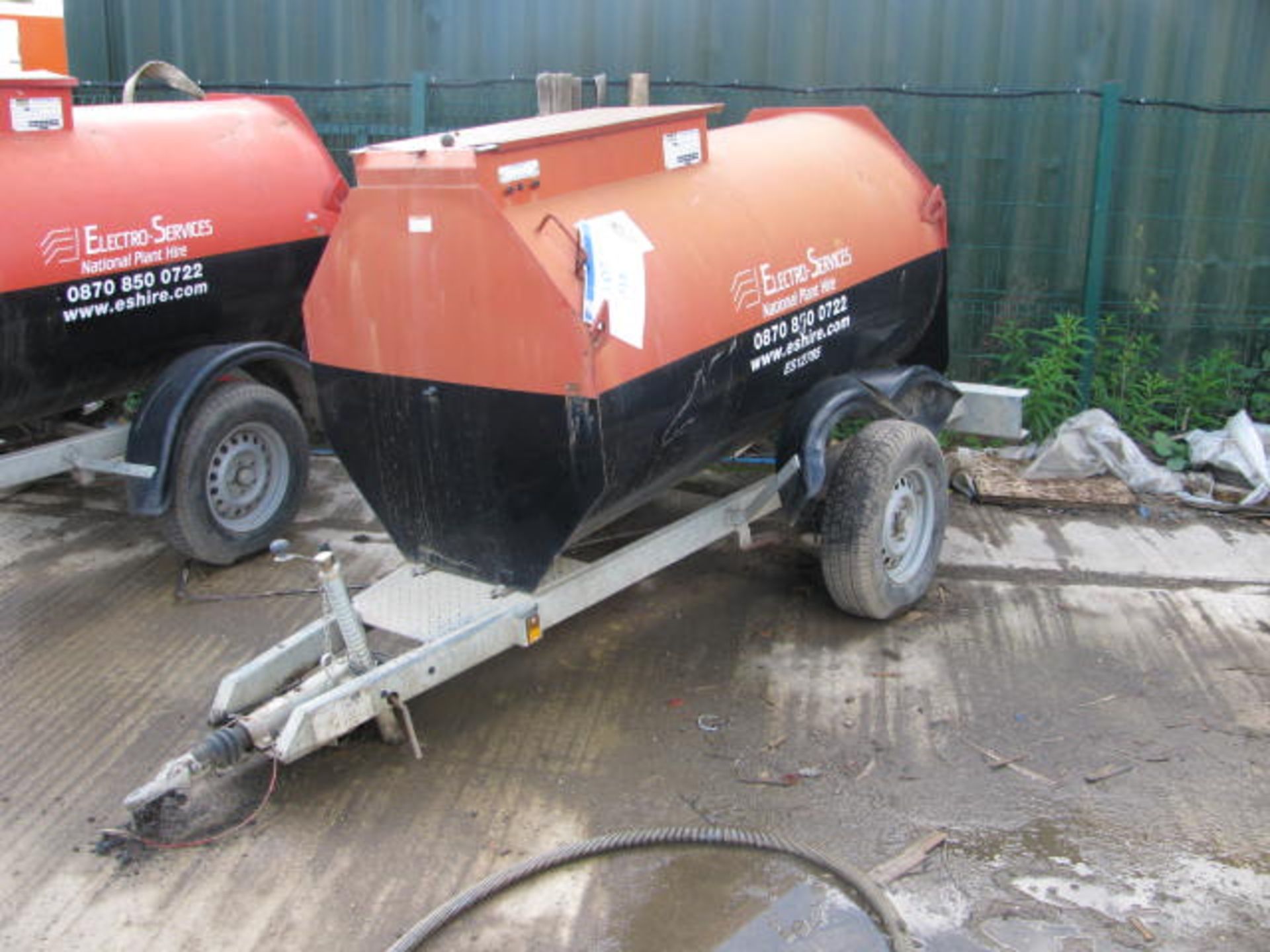 Main bunded 1000litre towable bowser