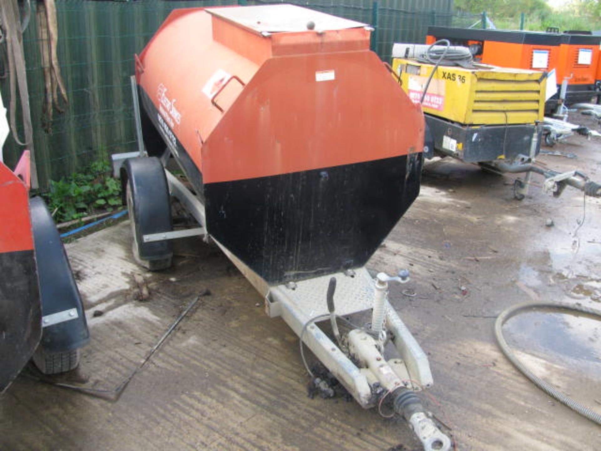 Main bunded 1000litre towable bowser - Image 2 of 3