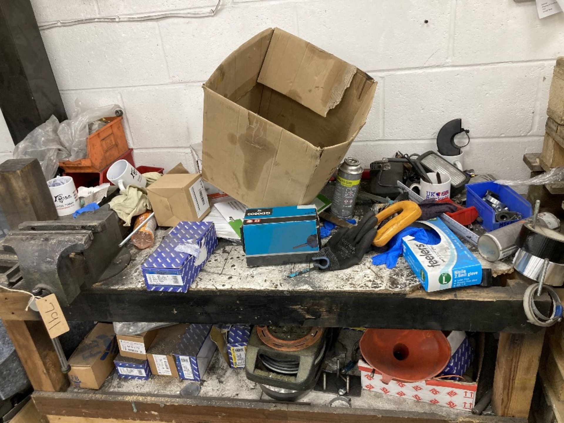 Contents of work bench - Image 2 of 11