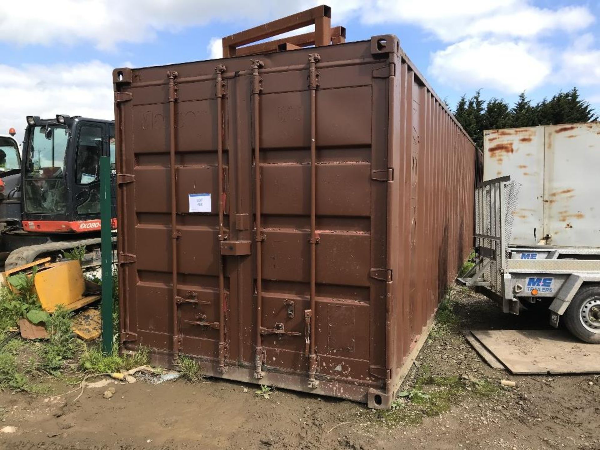 40ft Steel shipping container and contents - Image 3 of 13