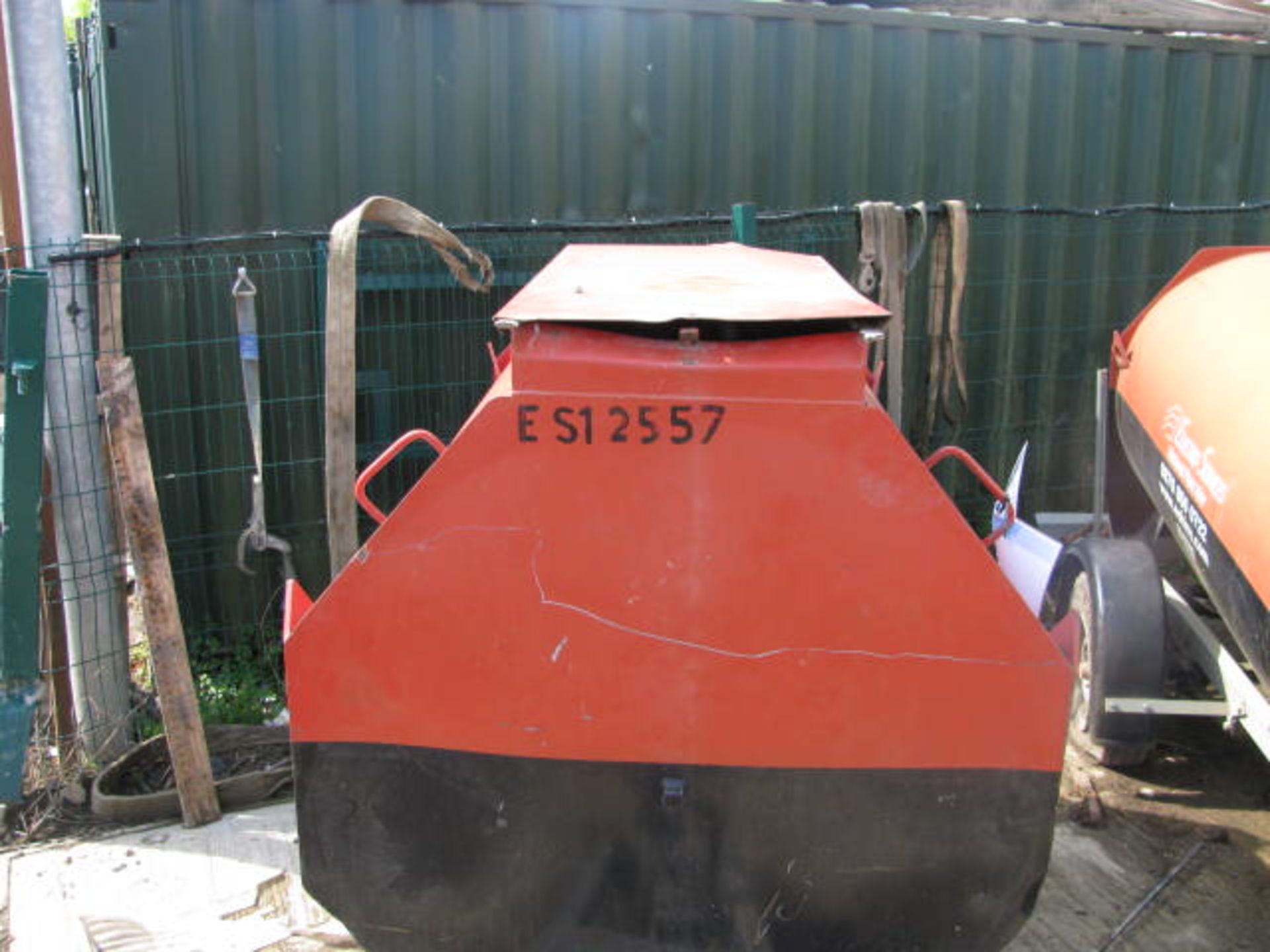 Main bunded 1000litre towable bowser - Image 4 of 4