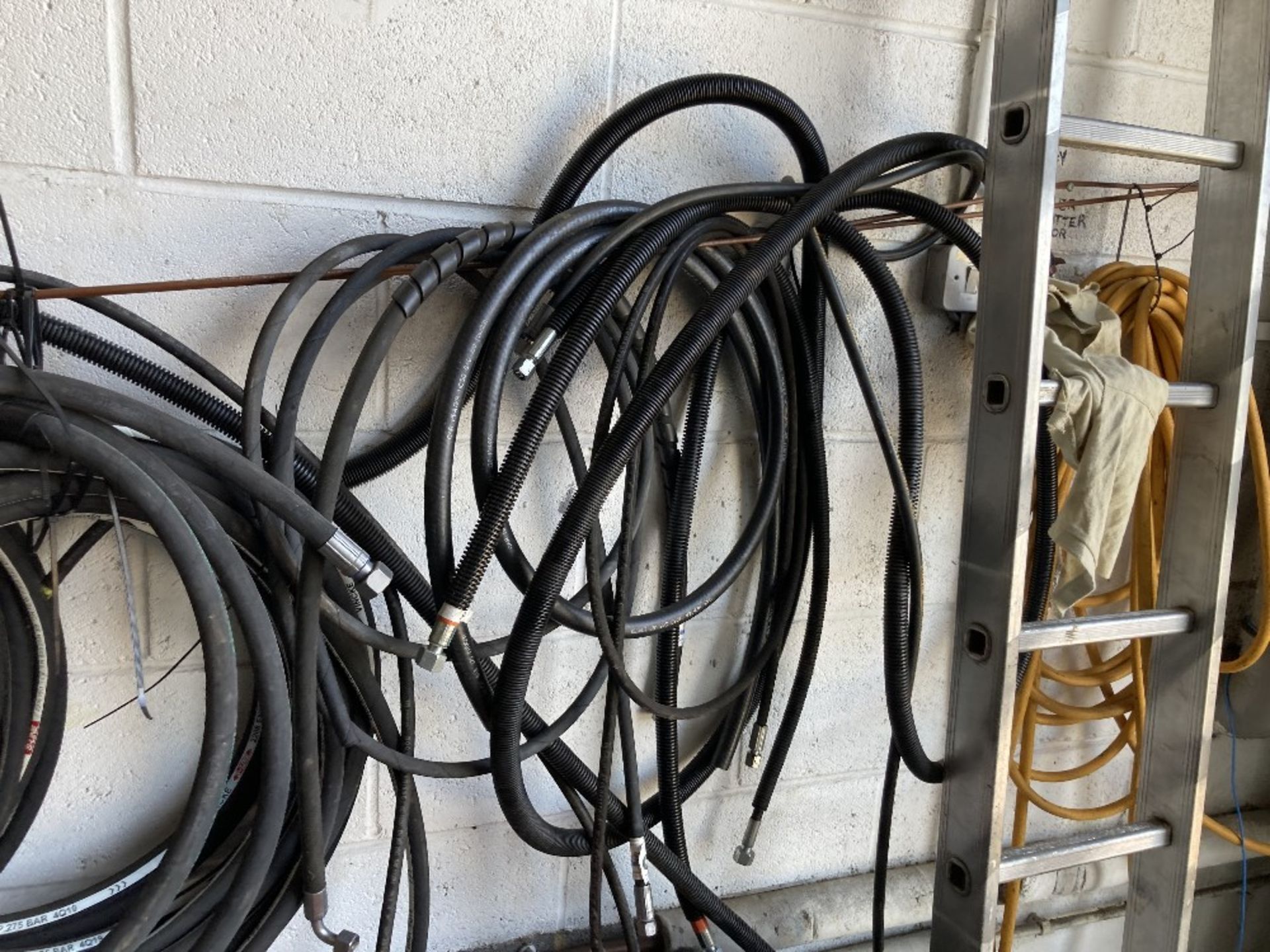 Quantity of hydraulic hoses - Image 5 of 5