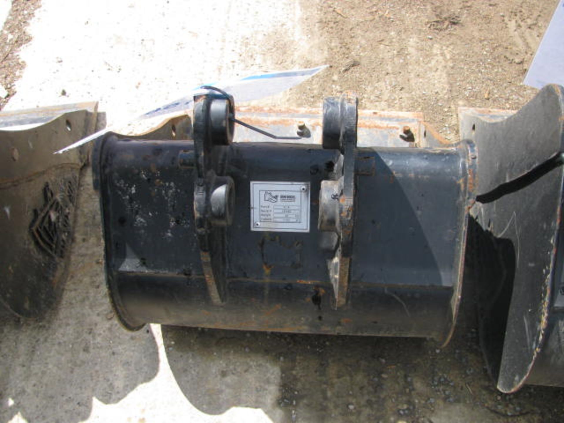 Rhinox P Part No. 1L18 excavator bucket - Image 3 of 4