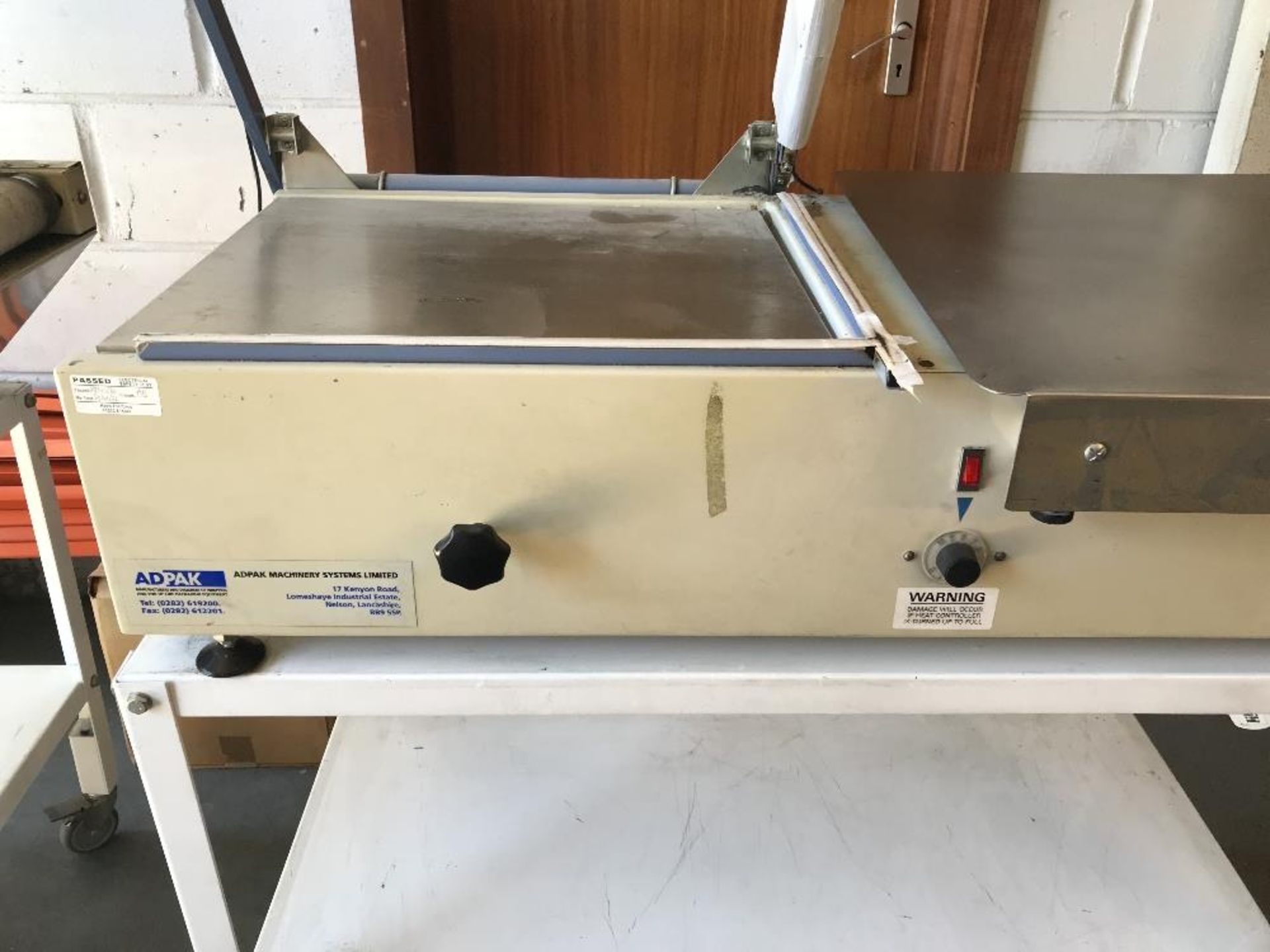 Ad-Pak PU400 sealer and shrink wrapper - Image 12 of 19