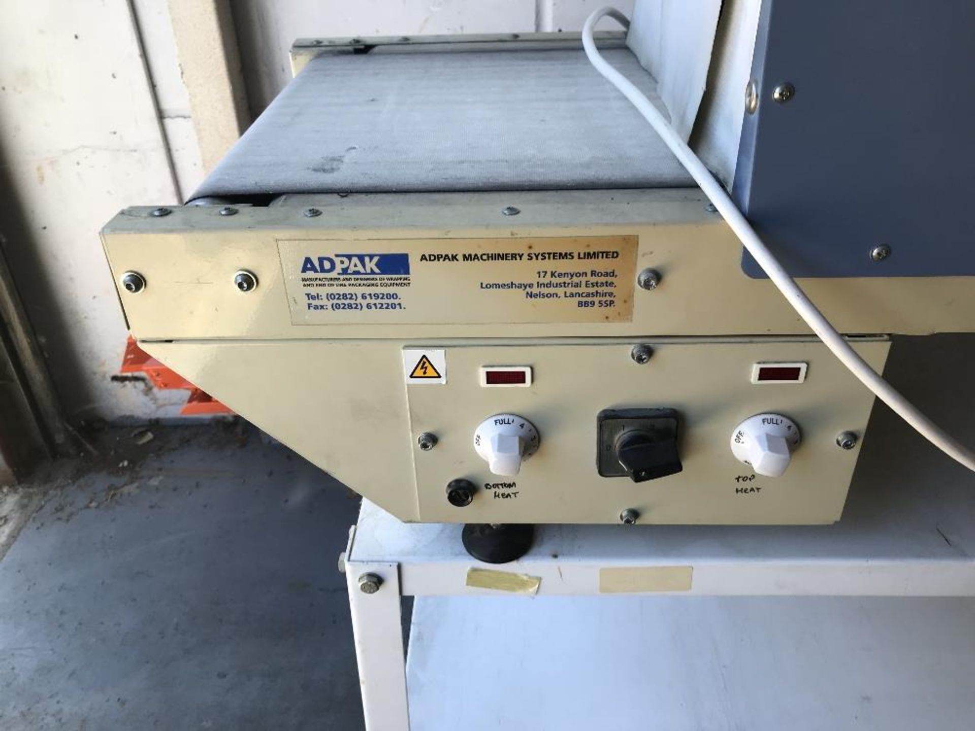 Ad-Pak PU400 sealer and shrink wrapper - Image 5 of 19