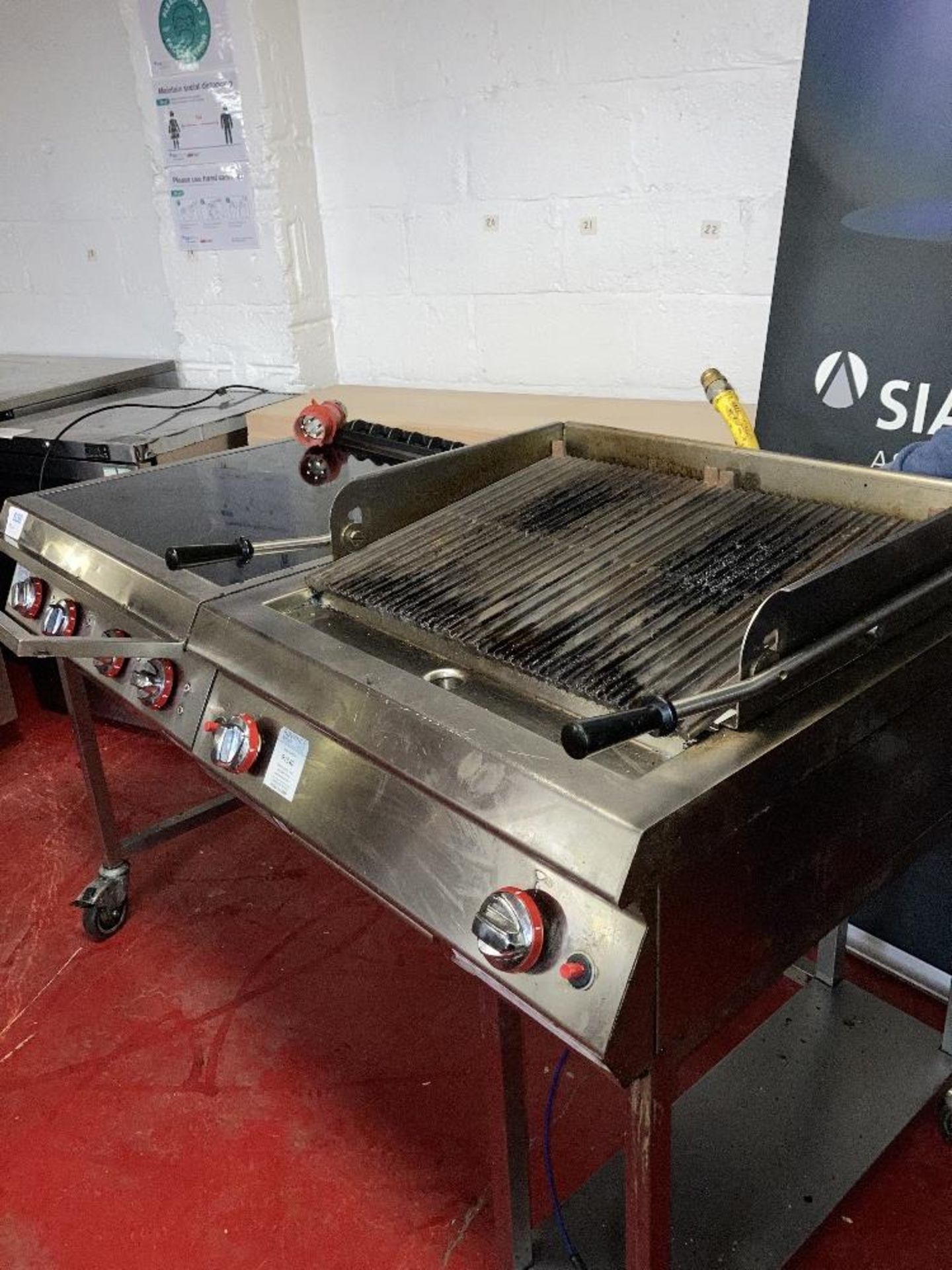 Angelo Po Gas Charcoal Grill 1G0GRG-C0M03 & Electric Hotplate 1G0VT1I-ZRR04 c/w Mobile Stand - Image 3 of 8