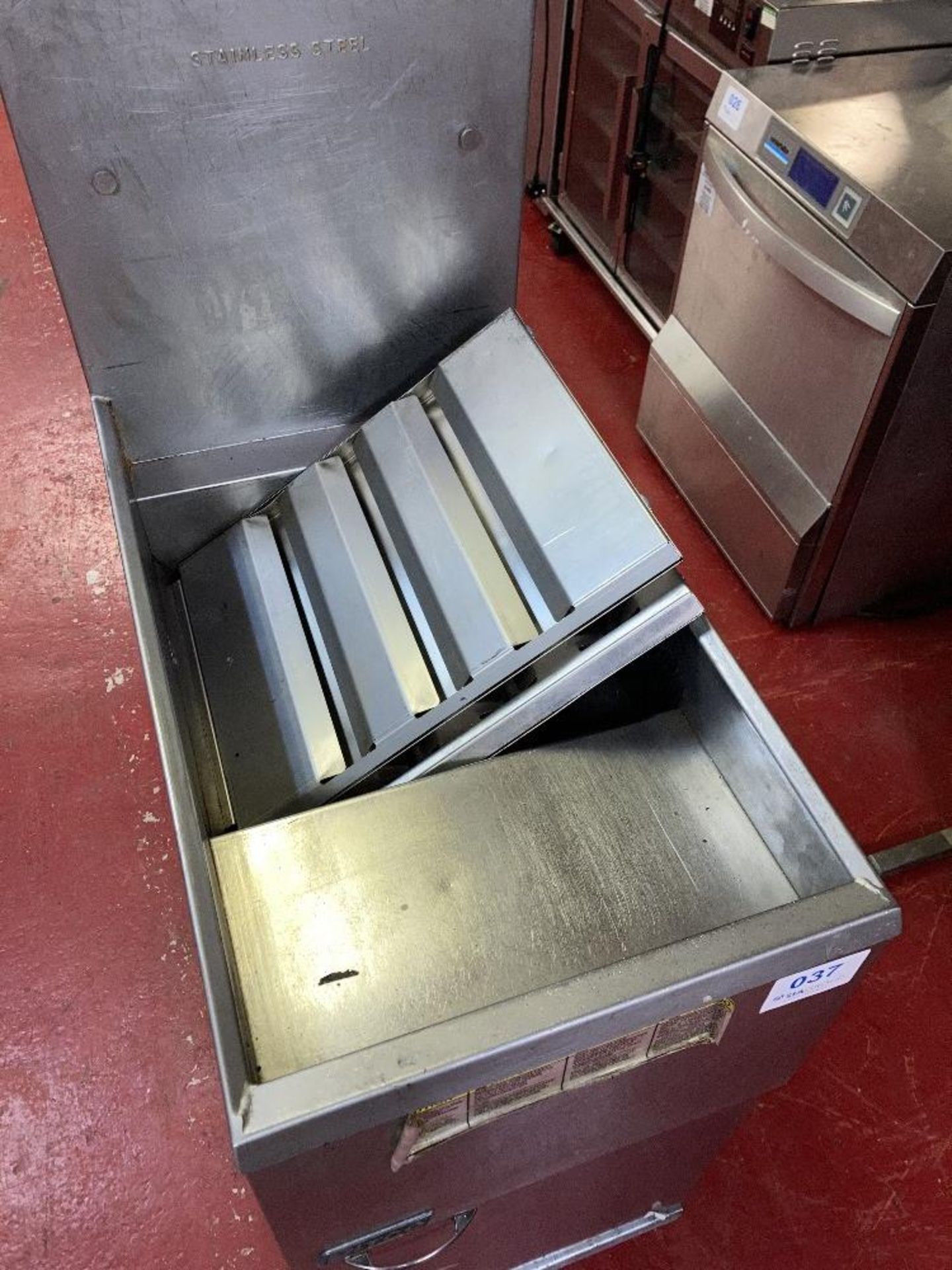 Pitco 35C+S Single-Tank Twin-Basket Gas Deep Fat Fryer - Image 3 of 7