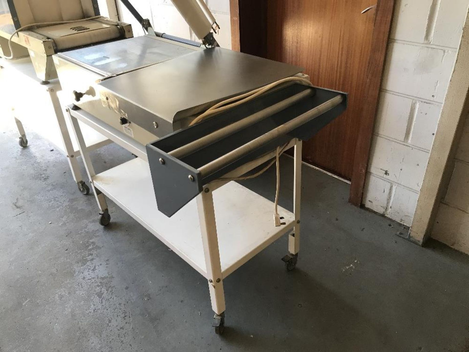 Ad-Pak PU400 sealer and shrink wrapper - Image 14 of 19