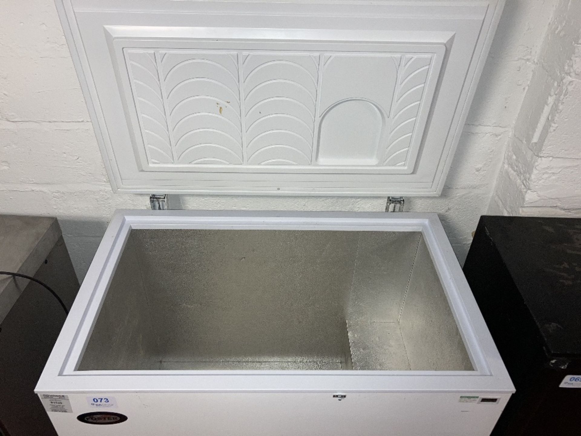 Foster FCF305 Chest Freezer - Image 3 of 5