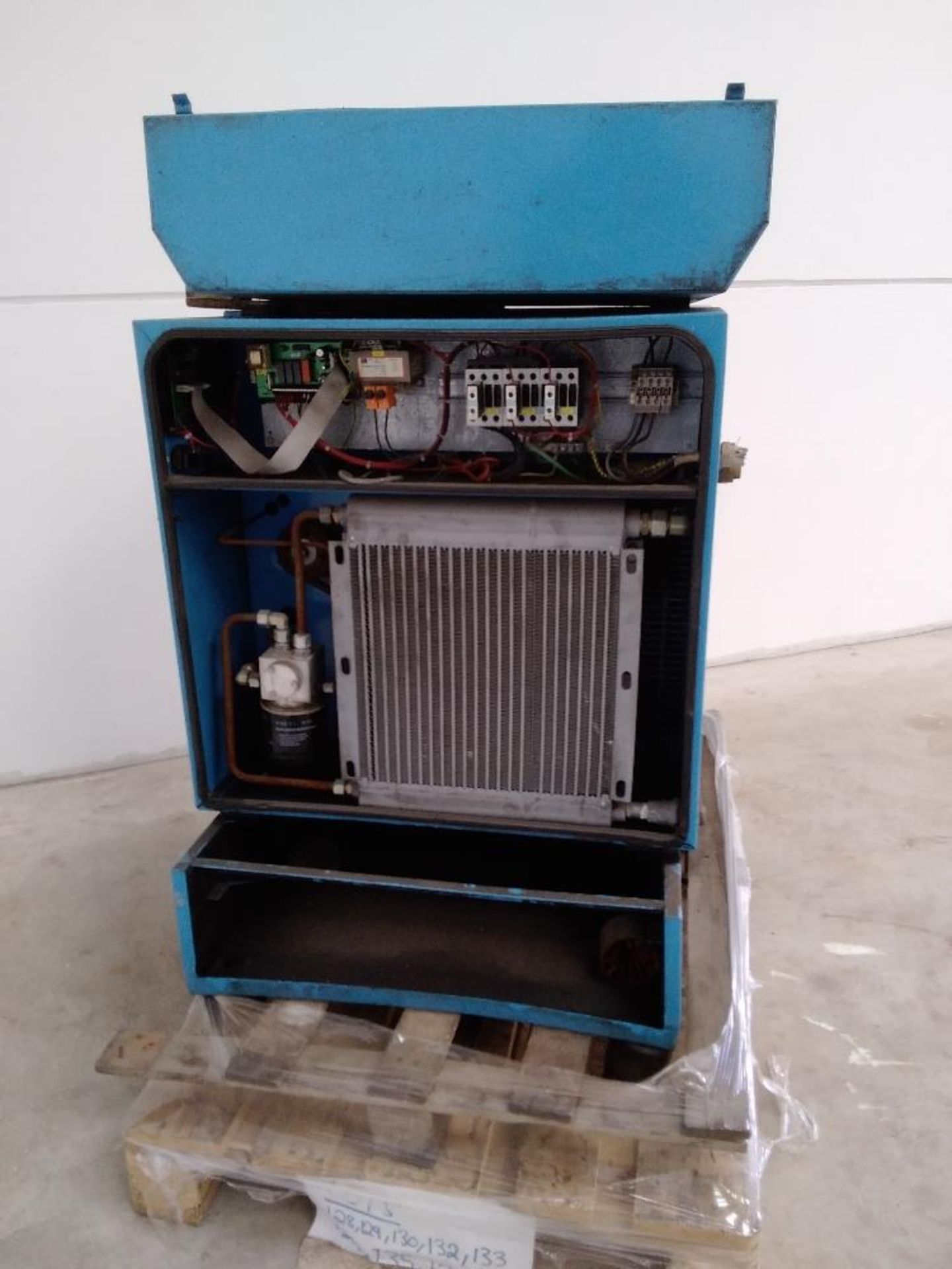 Boge S15 S/S Screw Compressor complete with Dryer - Image 3 of 4