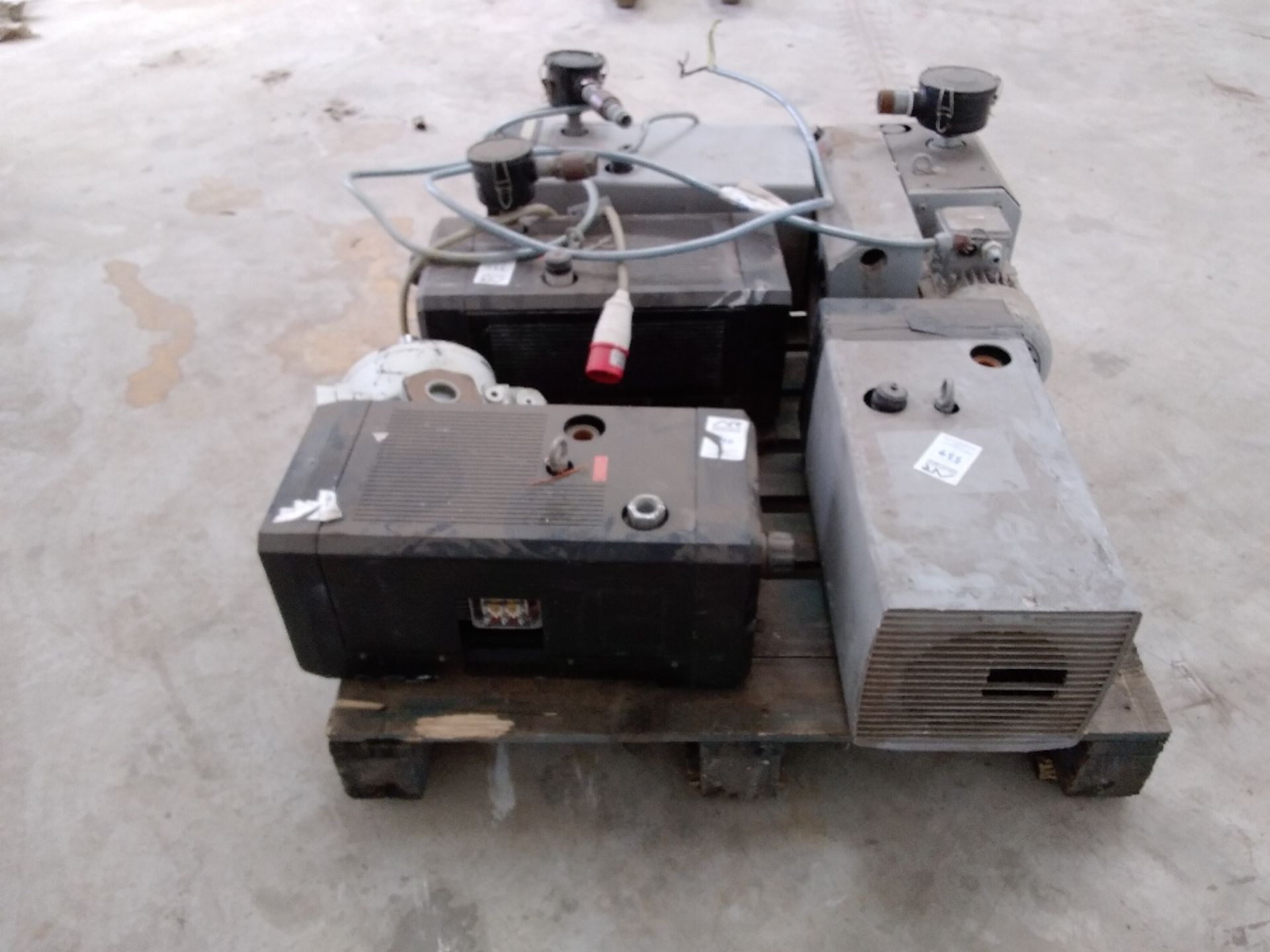 Various Vacuum Pumps - Image 6 of 7