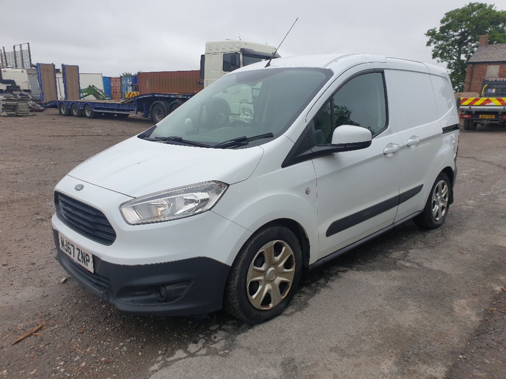 Ford Transit Courier Trend TDCi 1.5 diesel Panel Van MJ67 ZNP - Image 3 of 26