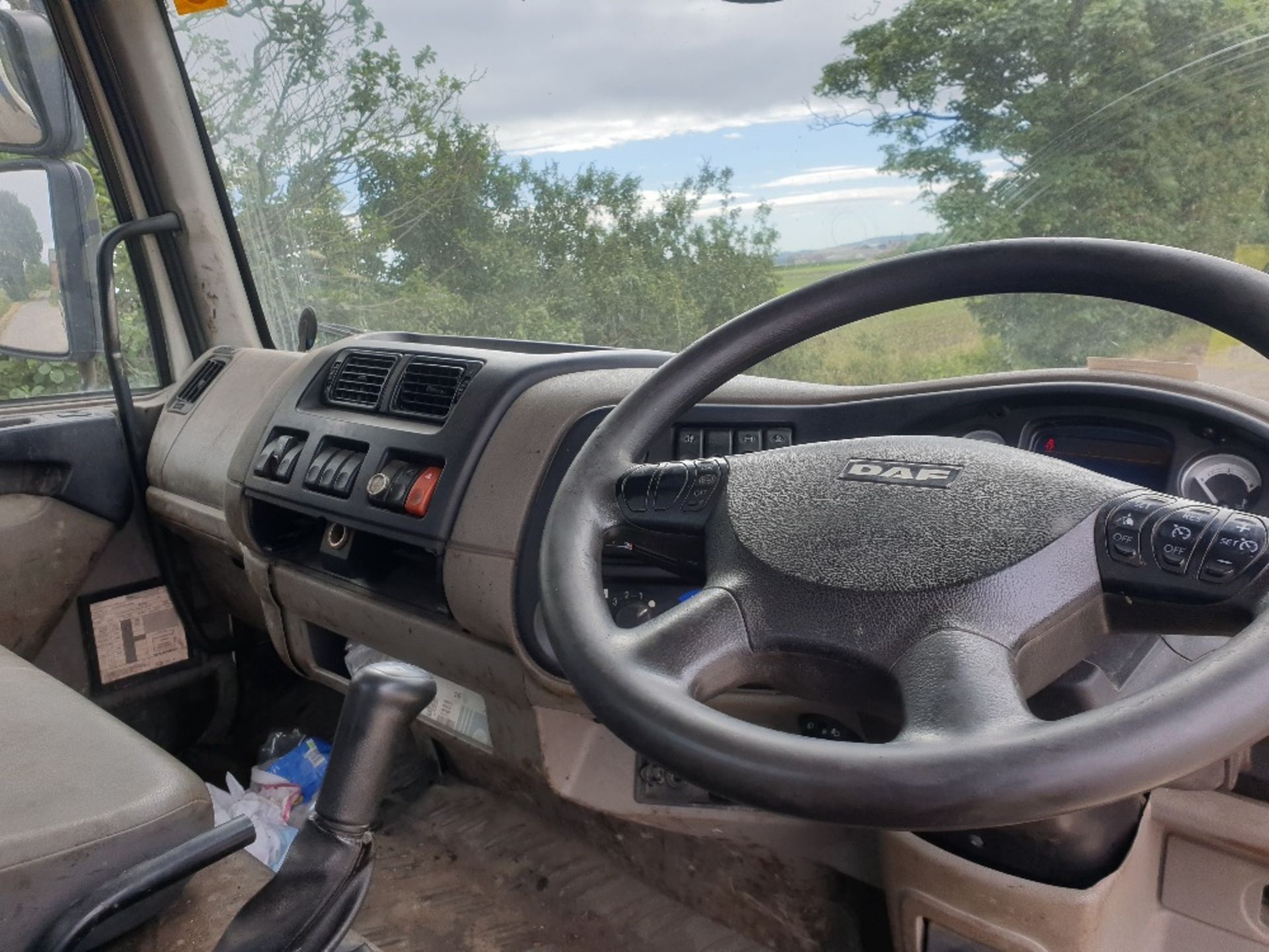 DAF LF FA 45.160 Tipper body DX61 AOO - Image 9 of 10