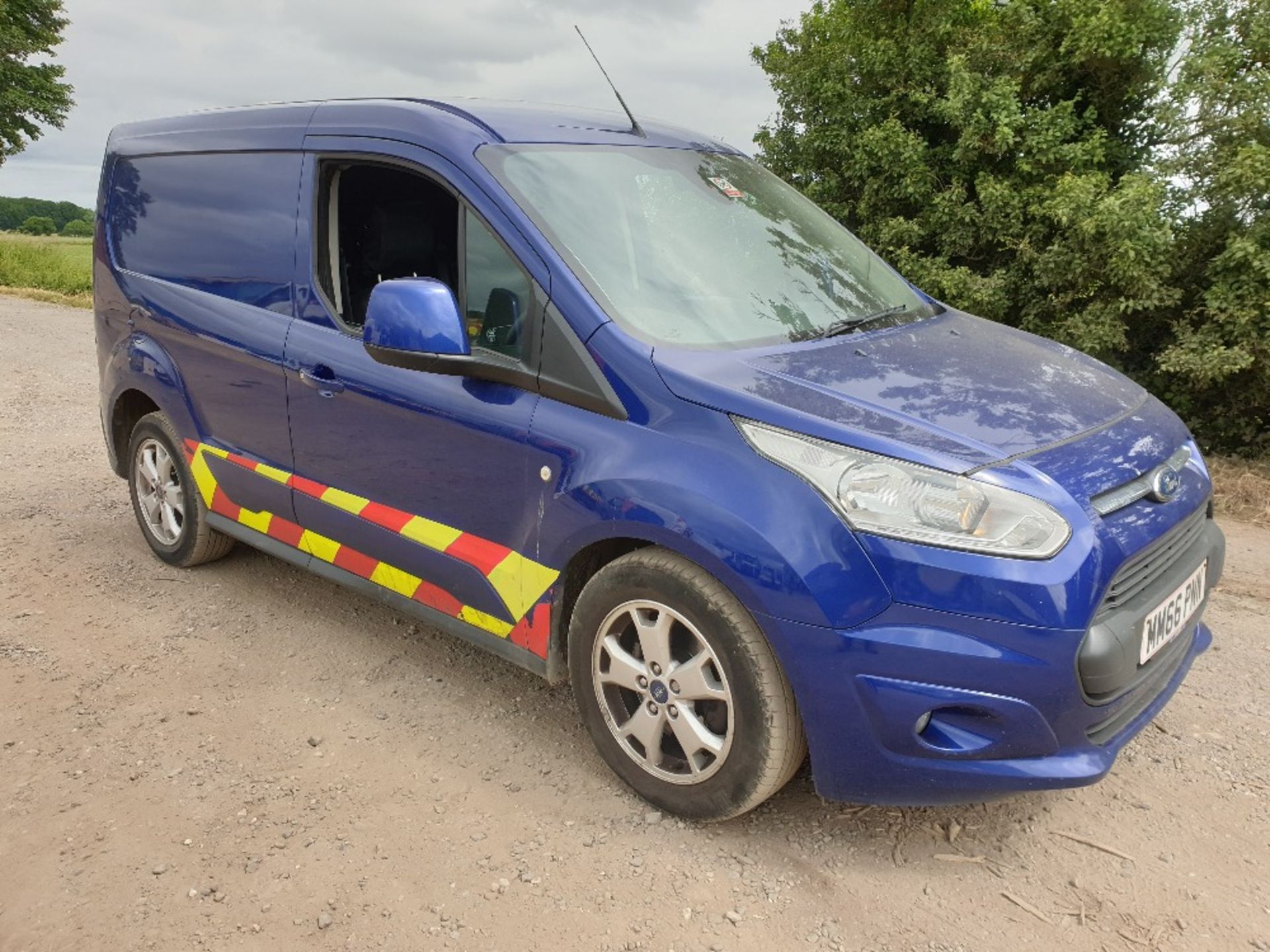 Ford Transit Connect 1.5l Diesel SWB panel van MM66 PNN - Image 4 of 20