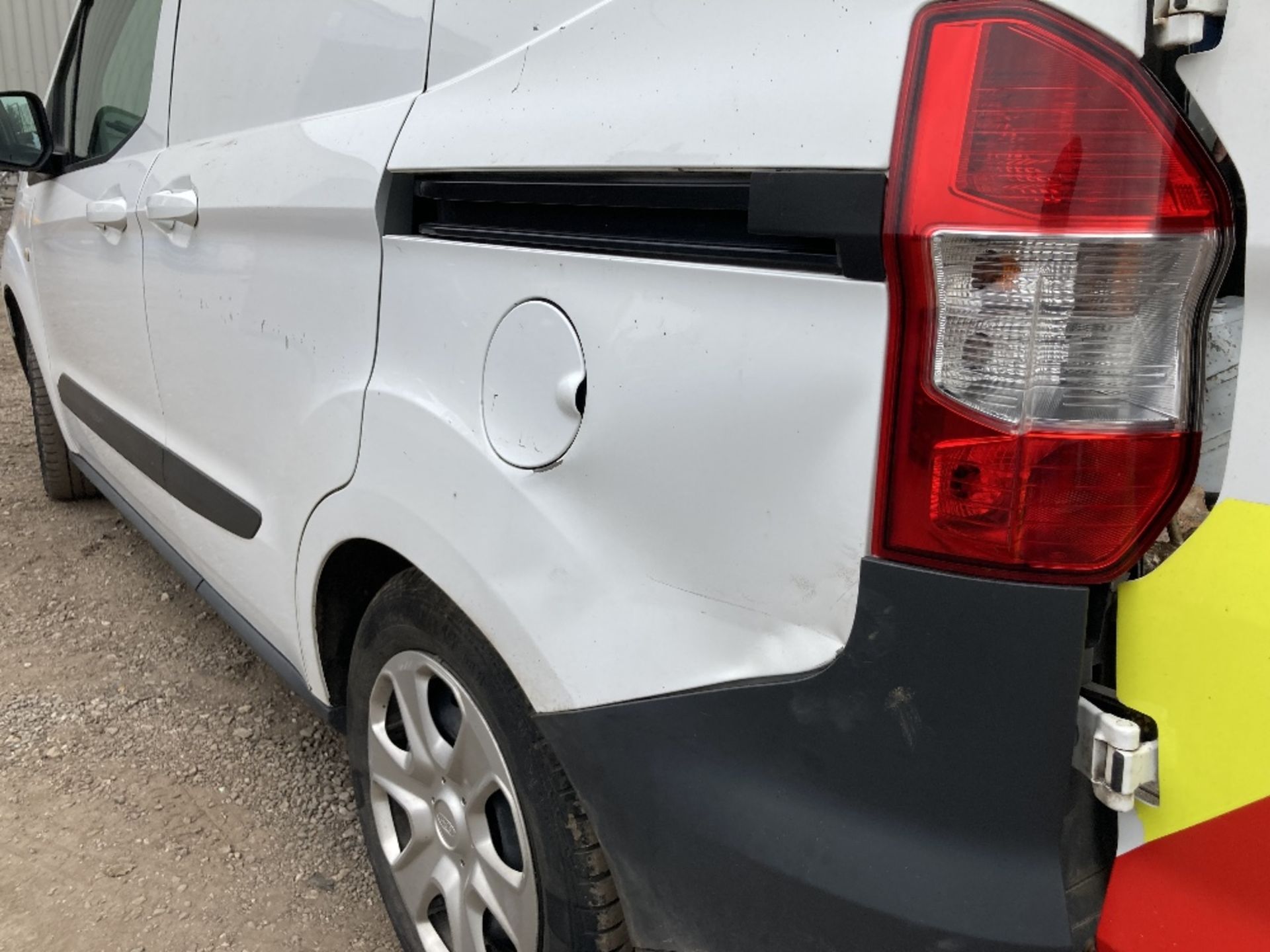 Ford Transit Courier Trend TDCi 1.5 diesel Panel Van MJ67 ZNP - Image 16 of 26