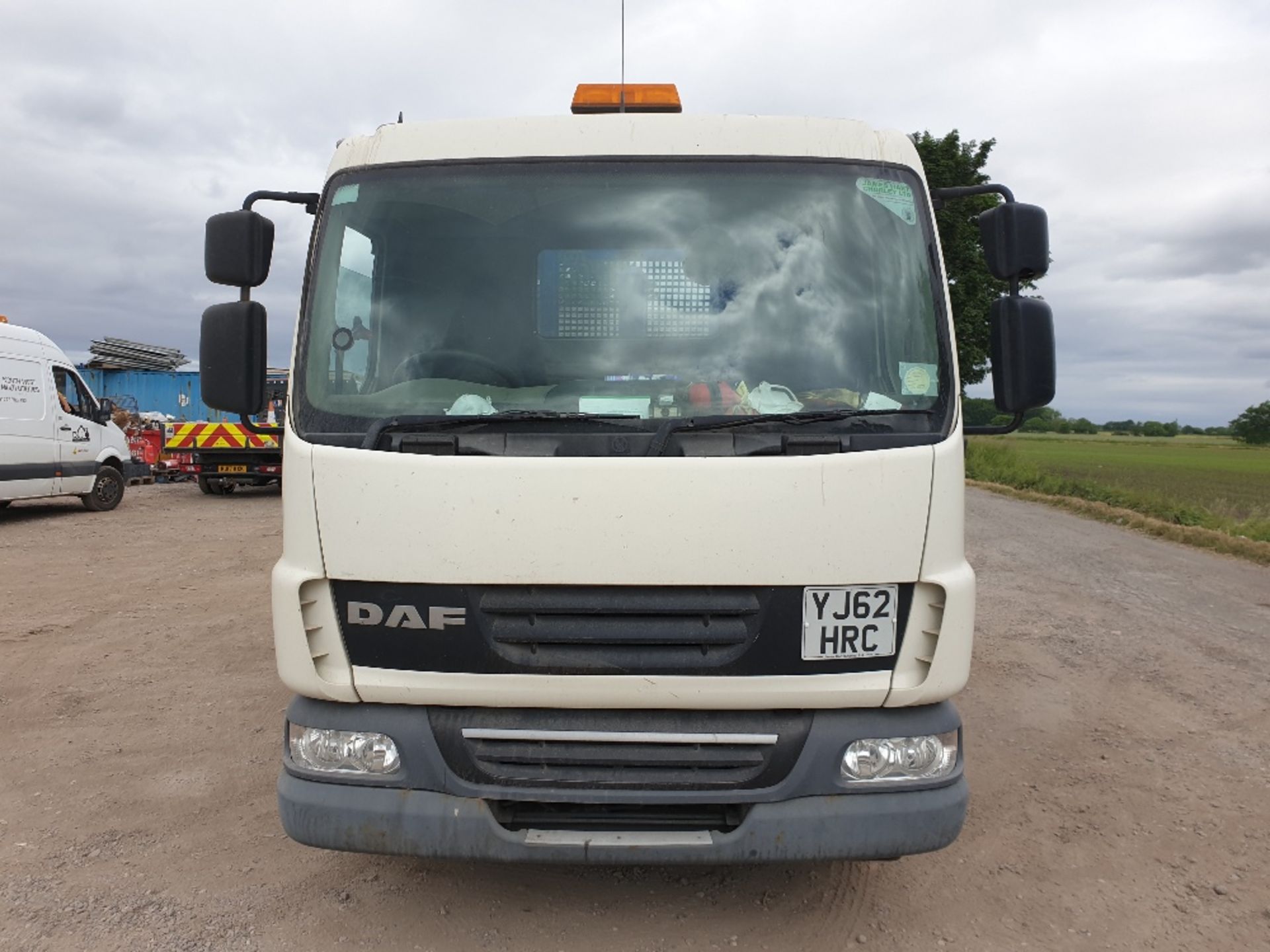 DAF LF FA 45.160 Ti with Paccar tipper body and reversing camera YJ62 HRC - Image 2 of 10