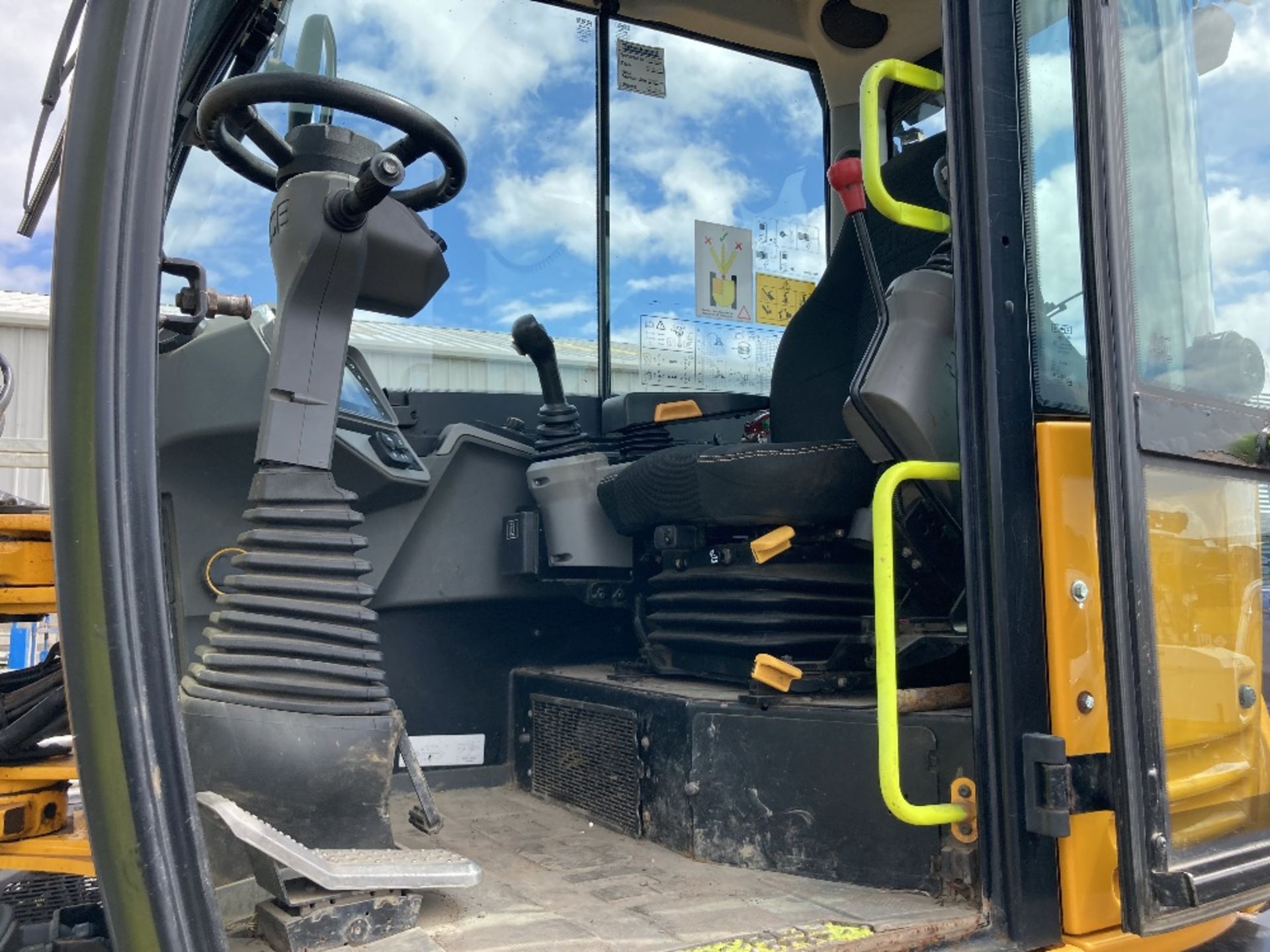 JCB Hydrodig HD110WT T4 Wheeled Excavator - Image 16 of 25