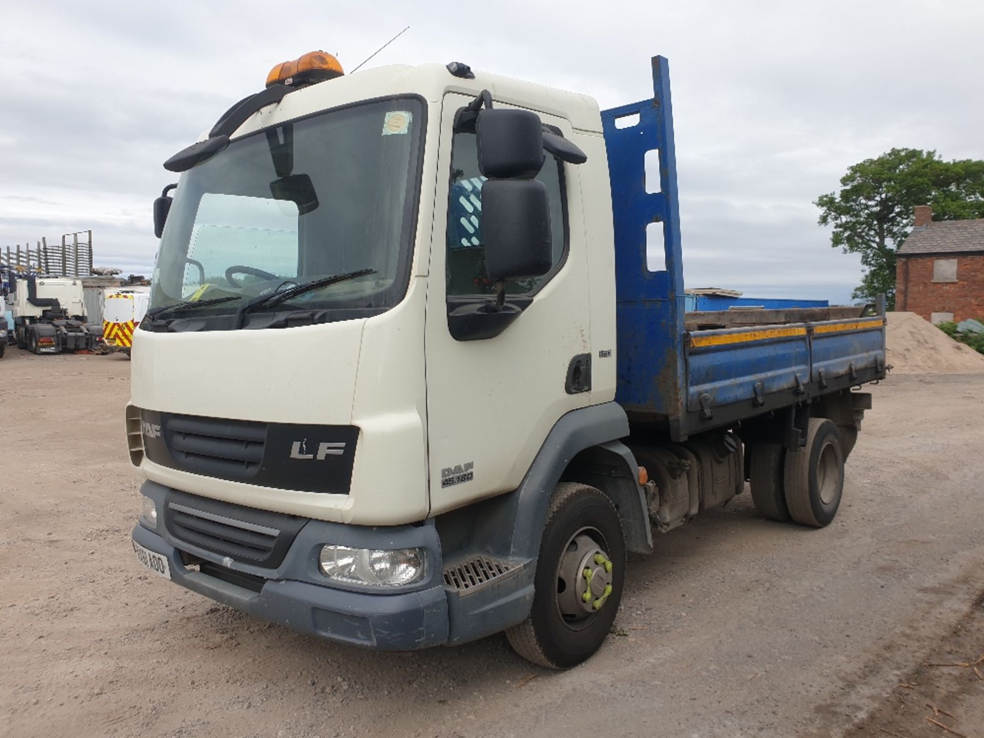 DAF LF FA 45.160 Tipper body DX61 AOO - Image 3 of 10