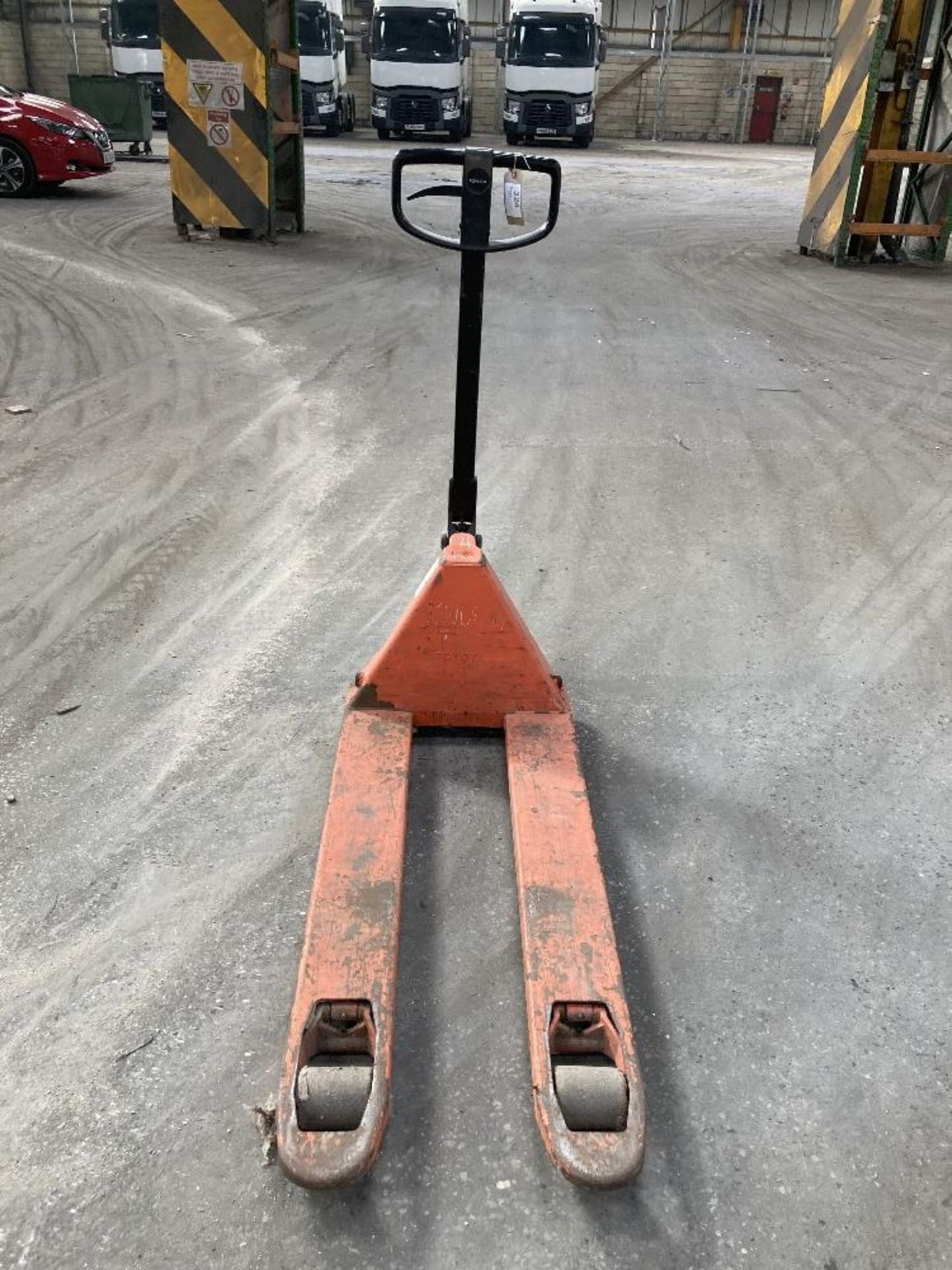 Toyota LHM230 2,300kg Hydraulic pallet truck - Image 2 of 3