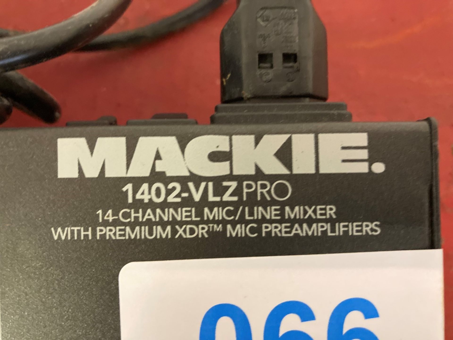 Mackie 1042-VLZ fourteen channel professional mixer deck - Bild 3 aus 3