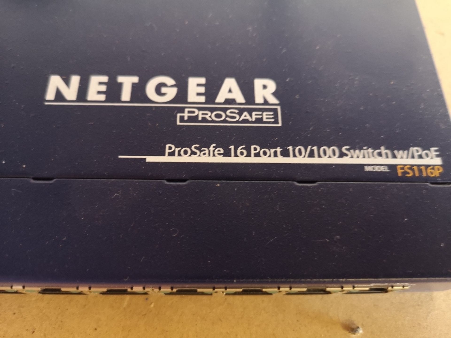 Netgear FS116P Prosafe 16 Port Switch - Bild 3 aus 5