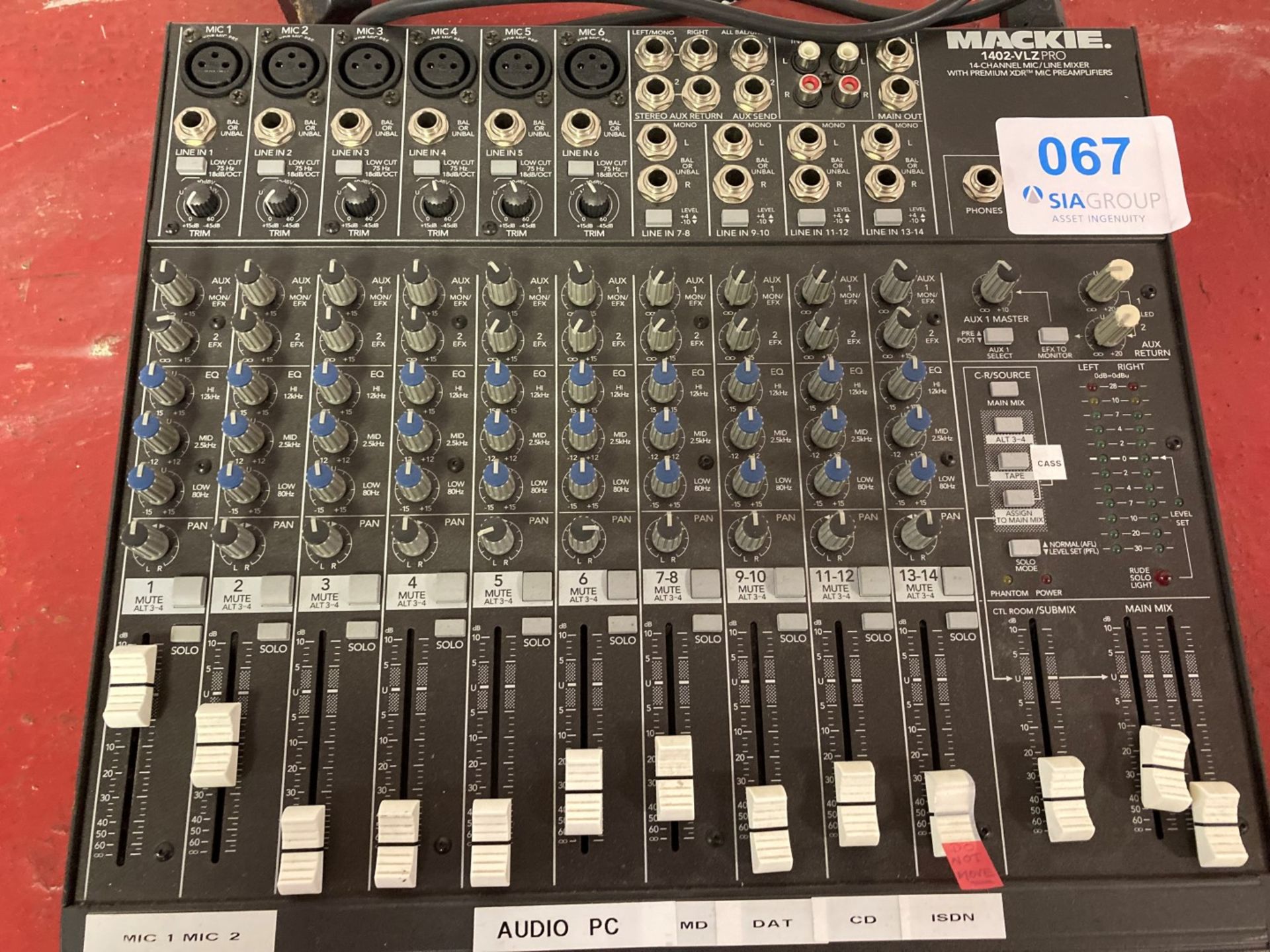 Mackie 1042-VLZ fourteen channel professional mixer deck - Image 2 of 4