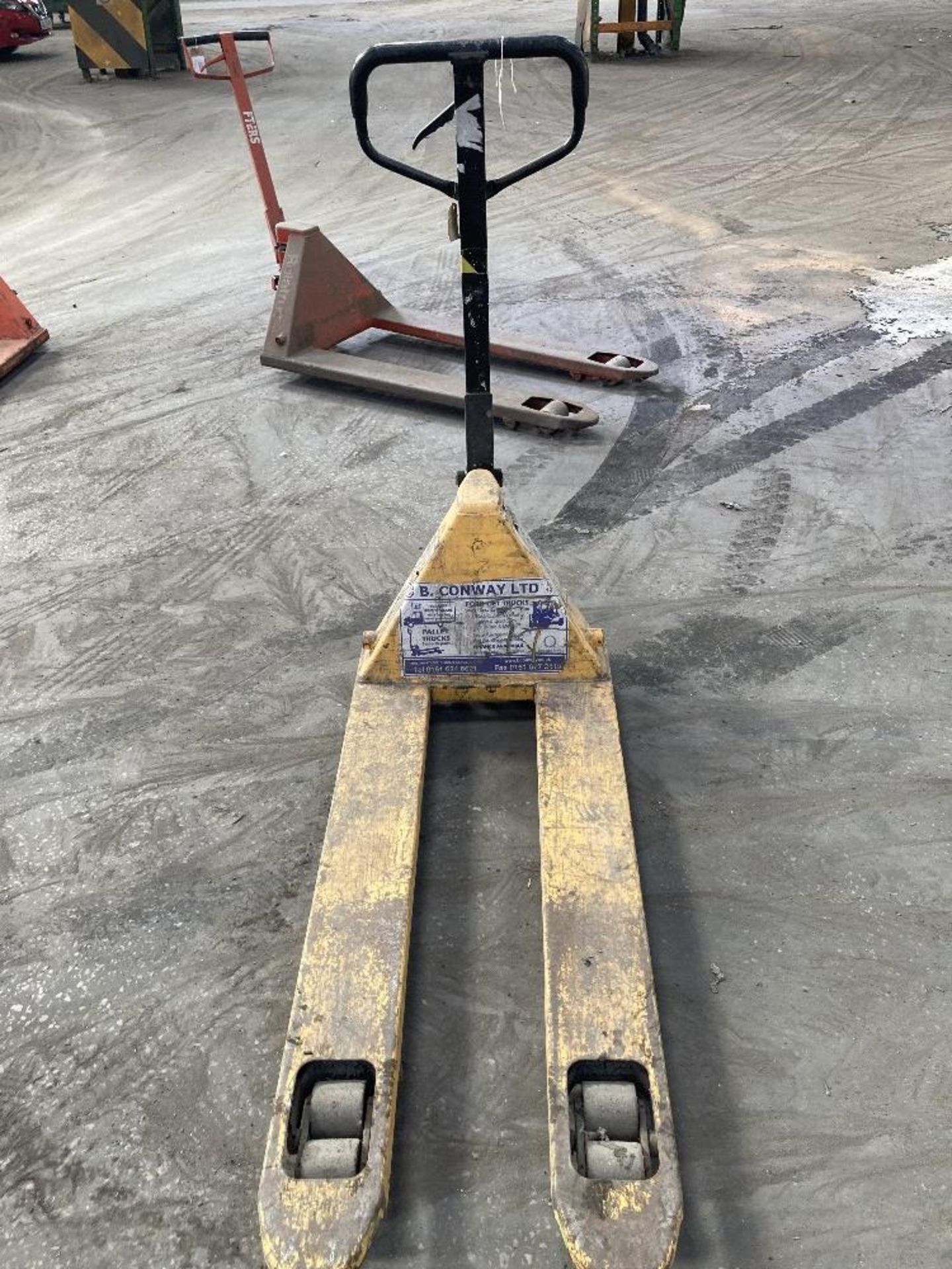 Unbranded 2,500kg Hydraulic pallet truck - Image 2 of 3