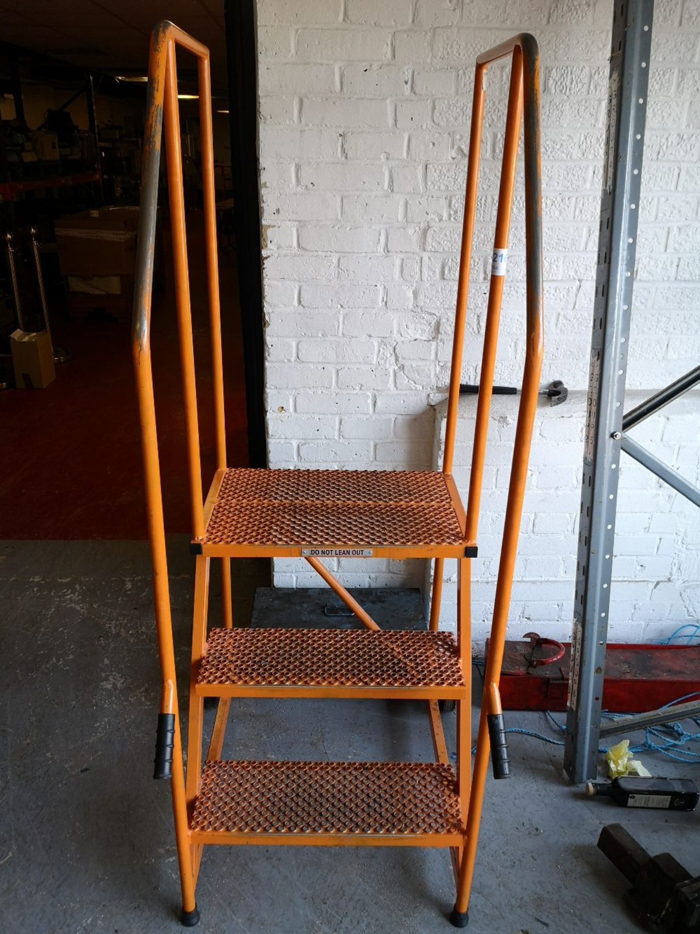 Three Tread Mobile Warehouse Ladder - Image 2 of 3