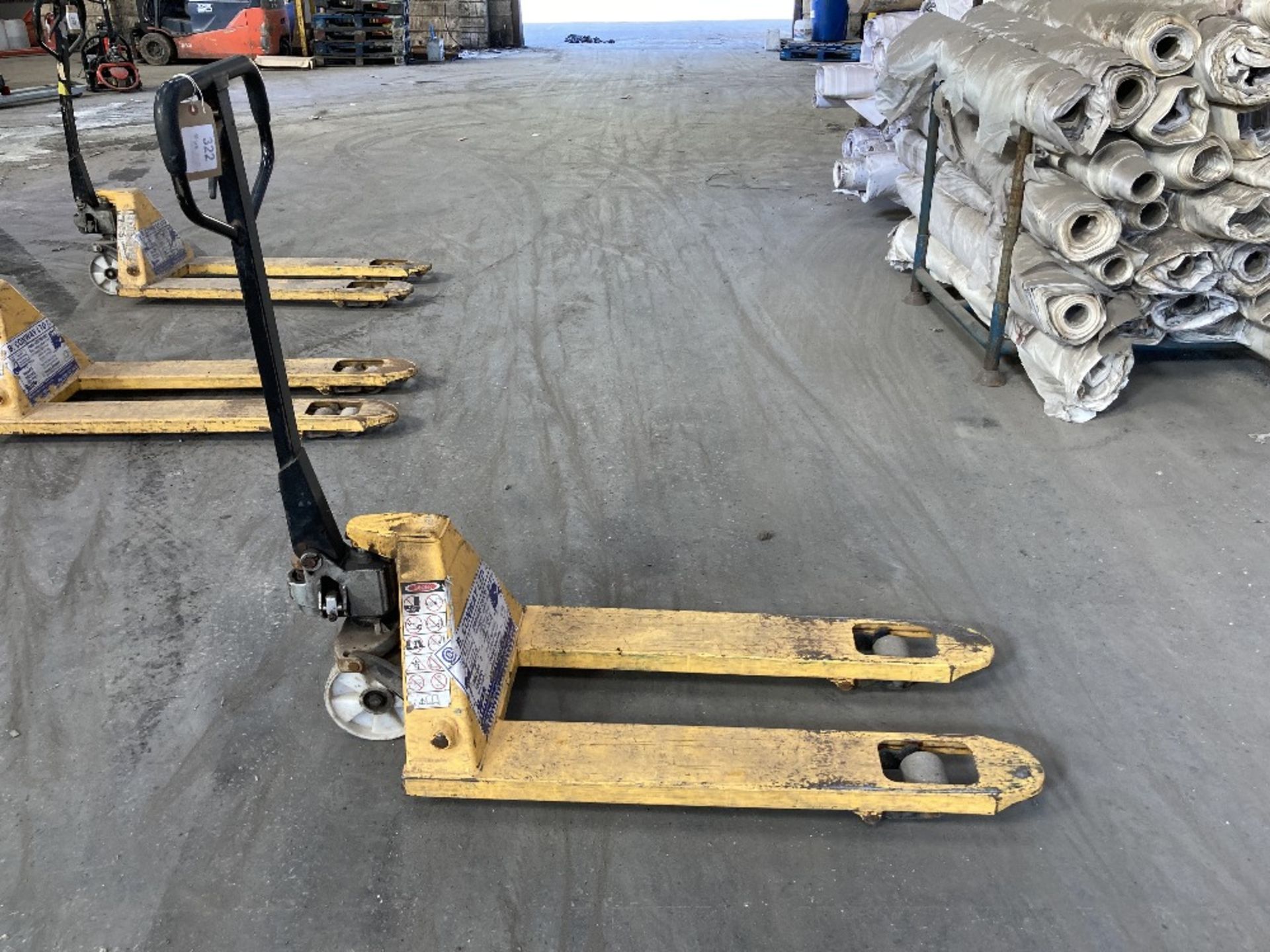 Unbranded 2,500kg Hydraulic pallet truck