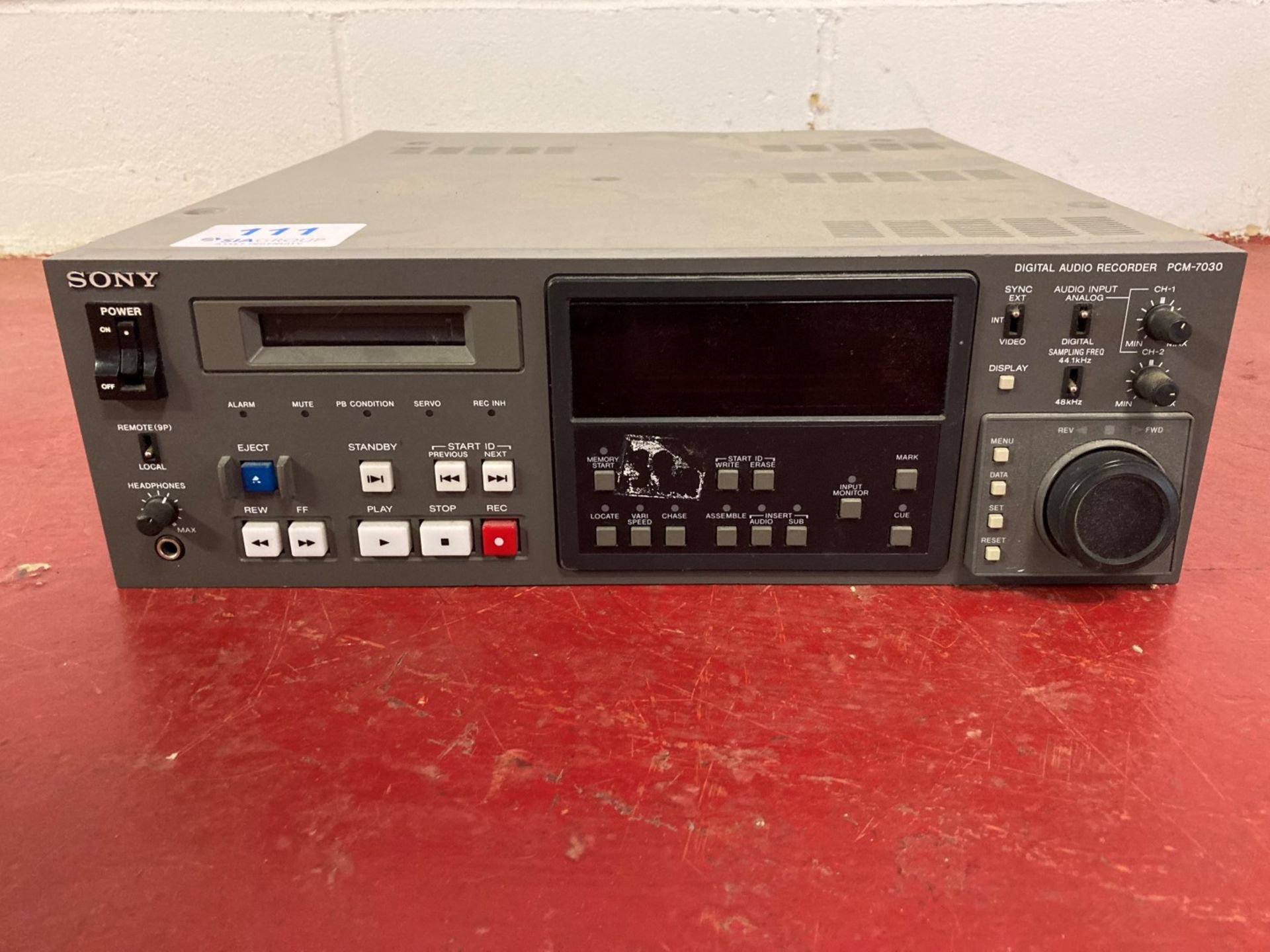 Sony PCM-7030 professional DAT recorder - Bild 2 aus 4