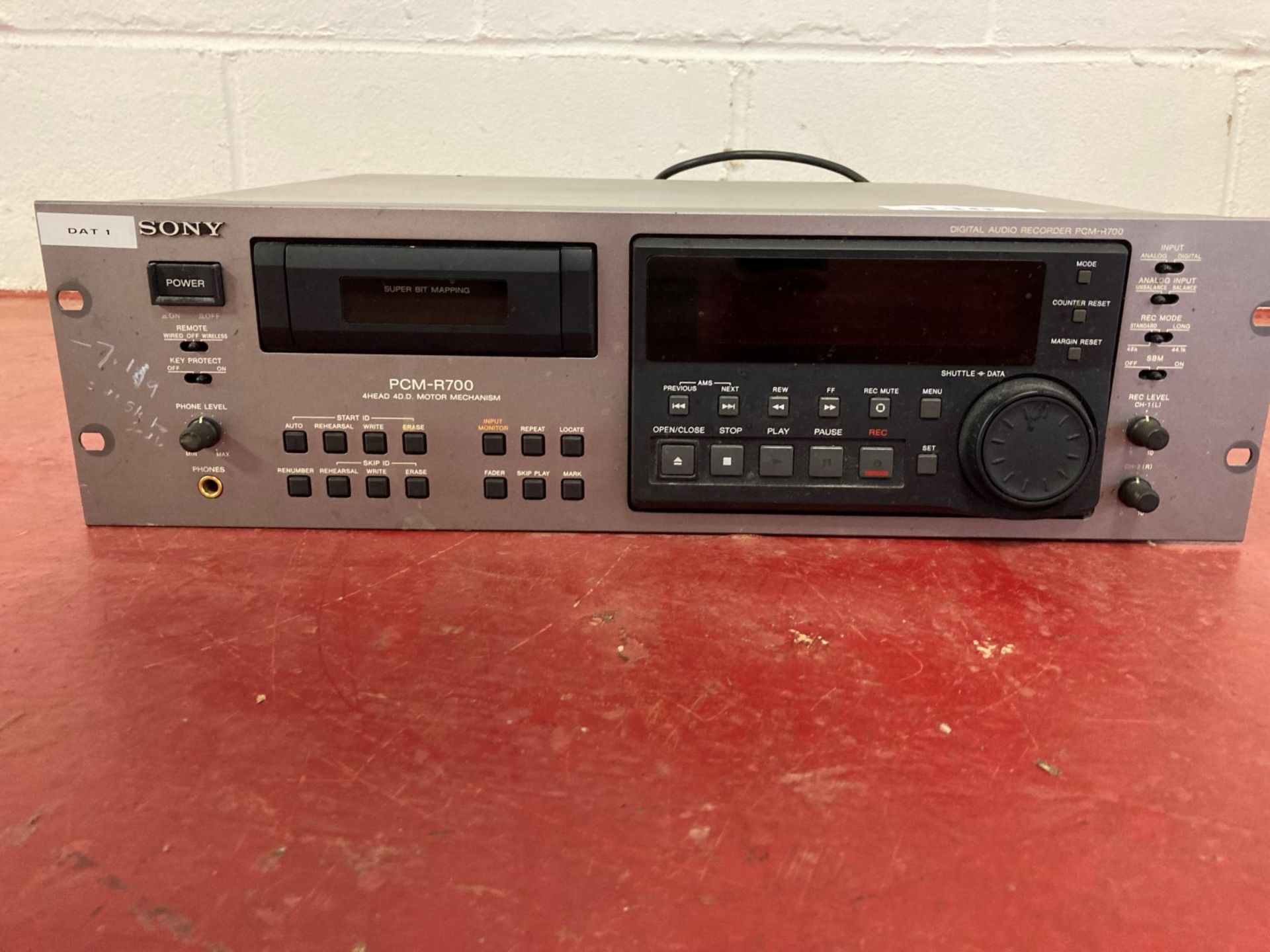 Sony PCM-R700 professional DAT recorder - Image 2 of 5