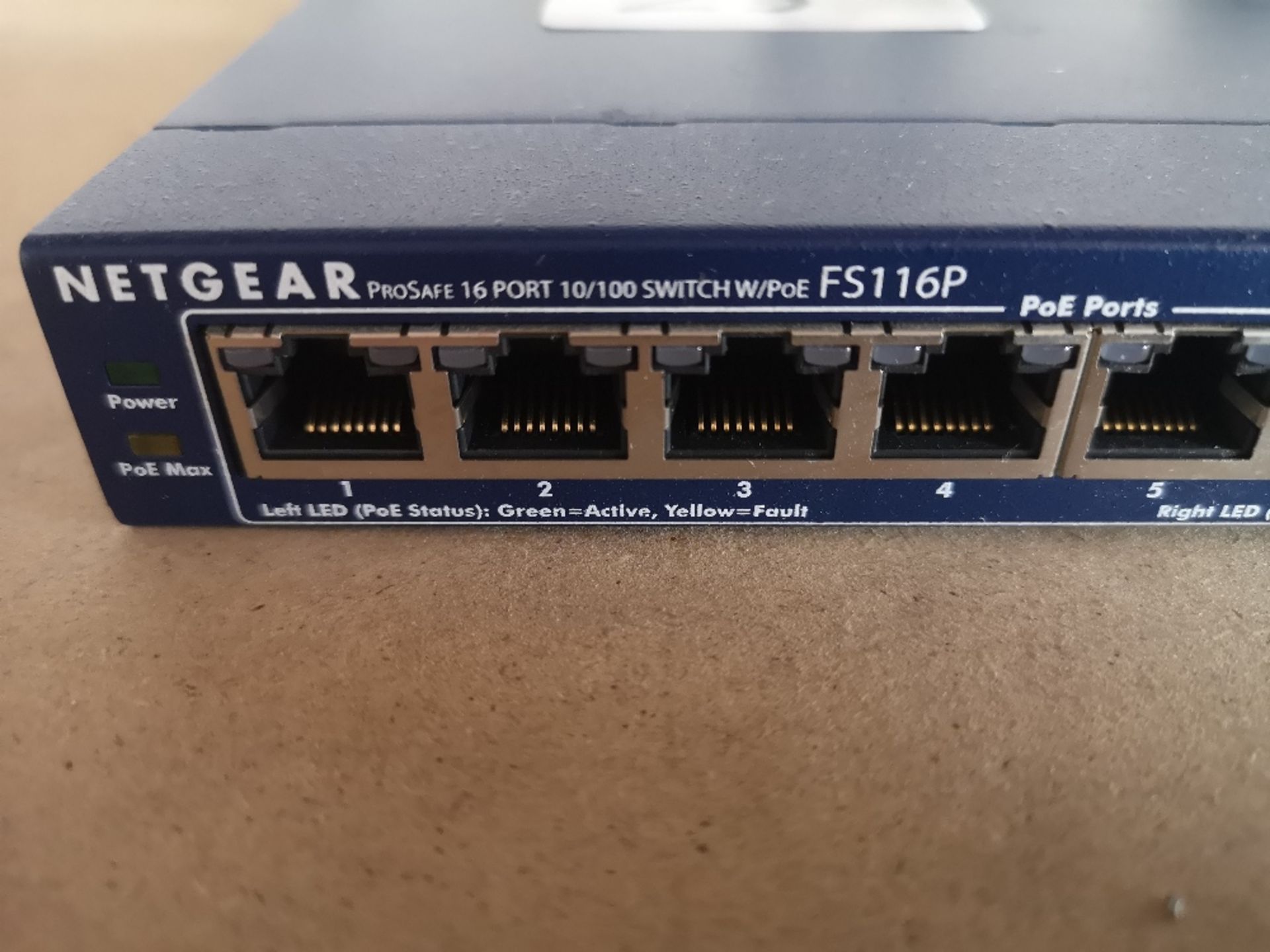 Netgear FS116P Prosafe 16 Port Switch - Bild 4 aus 5