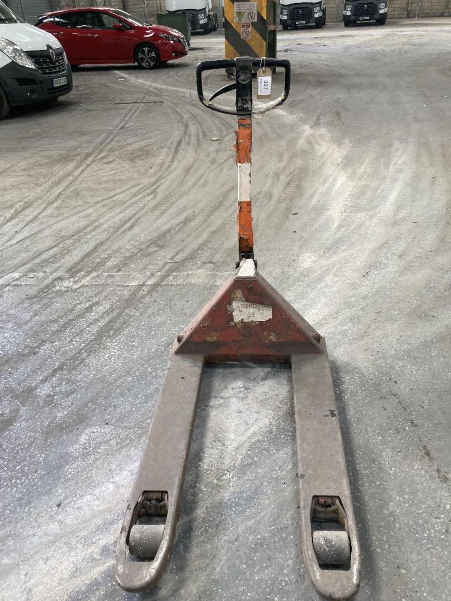 BT Wide-tine Hydraulic pallet truck - Image 2 of 4