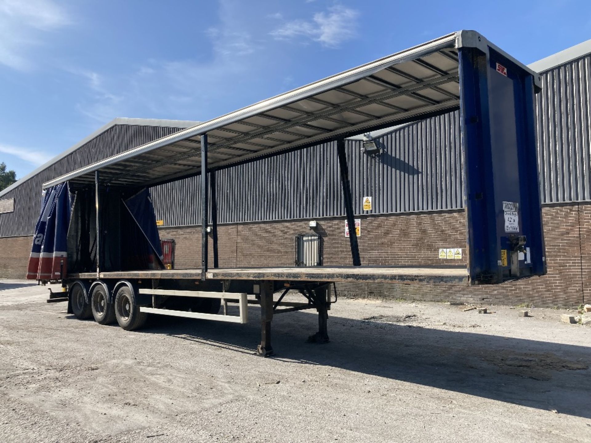 SDC 13.7mtr tri-axle curtainside trailer - Image 4 of 15