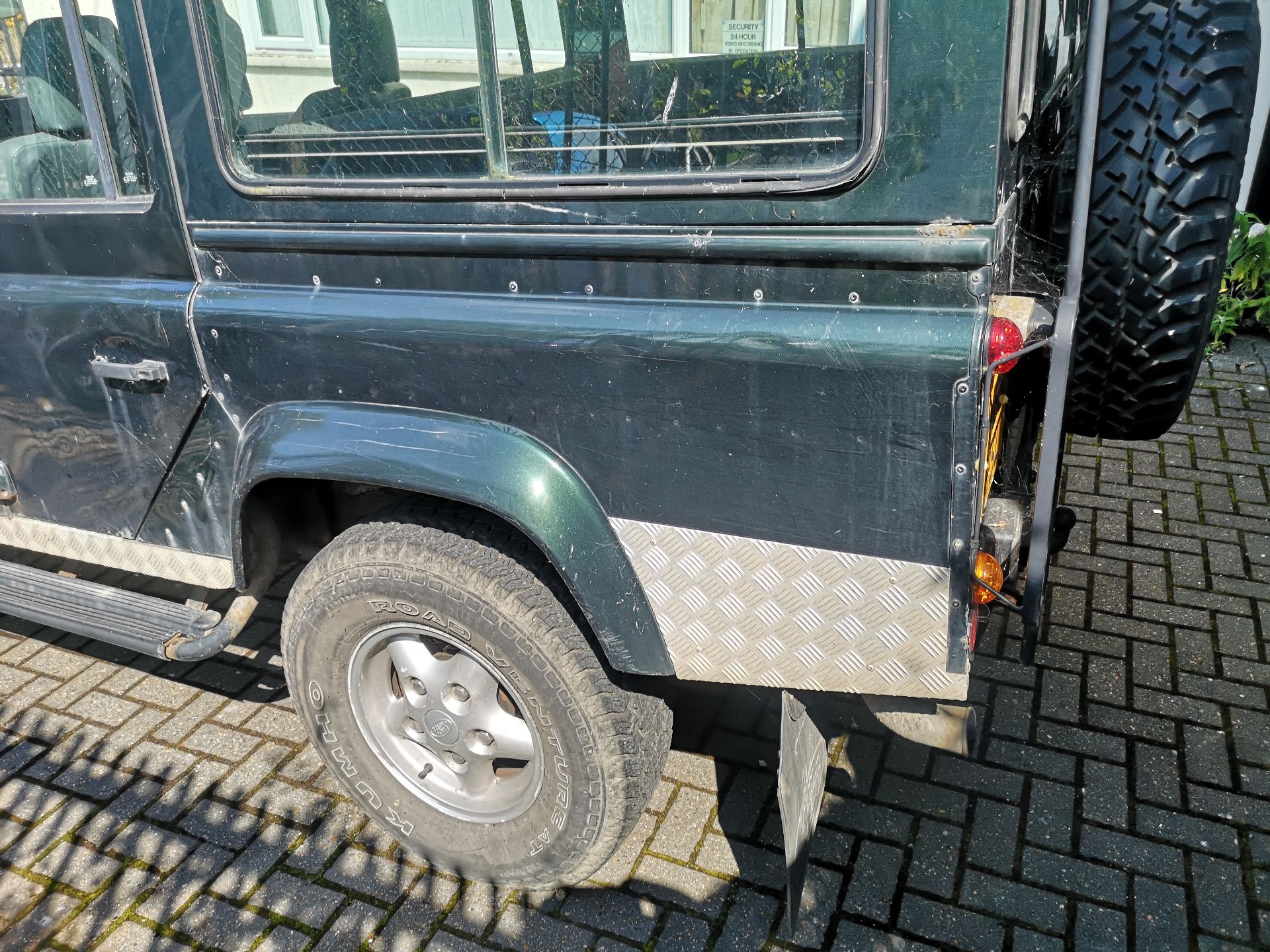 Land Rover Defender 110 County TD5 - Image 7 of 19