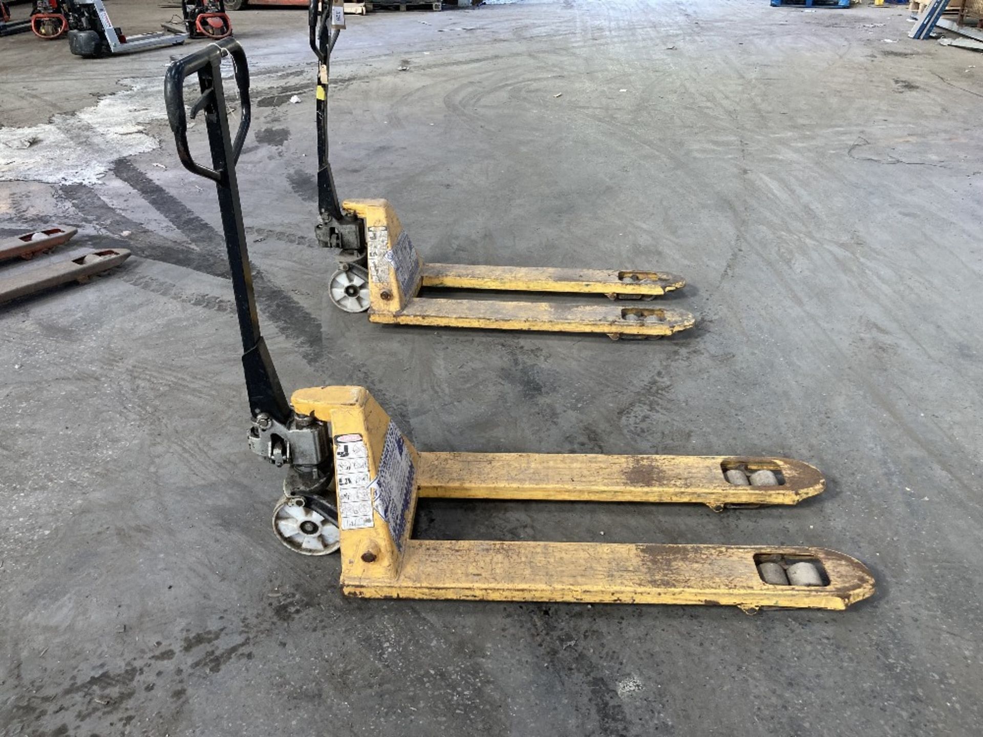 Unbranded 2,500kg Hydraulic pallet truck