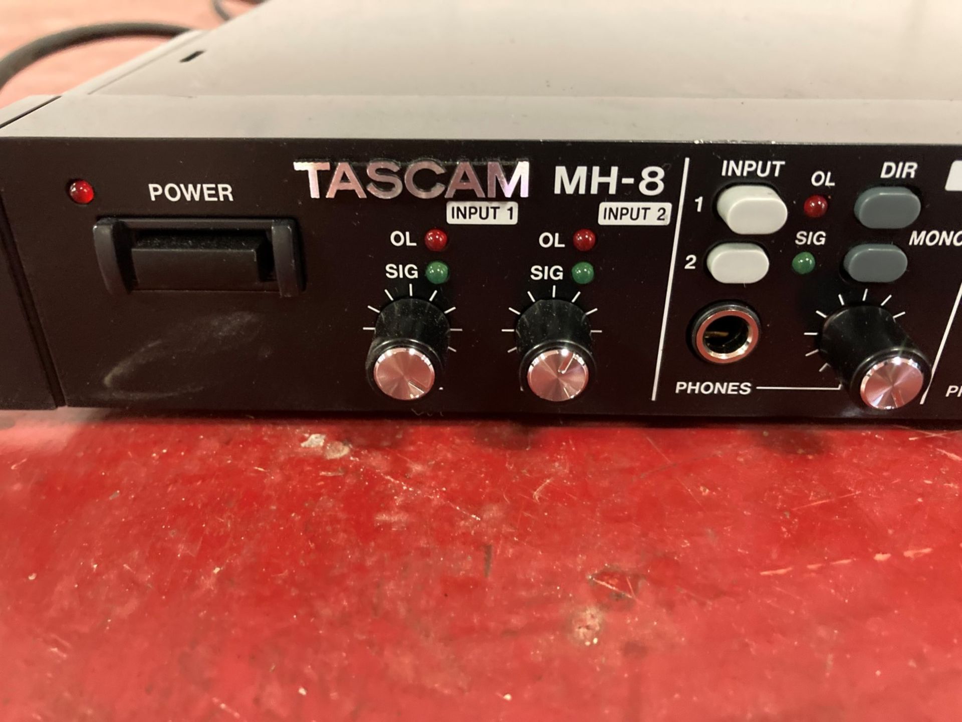 Tascam MH-8 headphone amplifier - Image 4 of 5