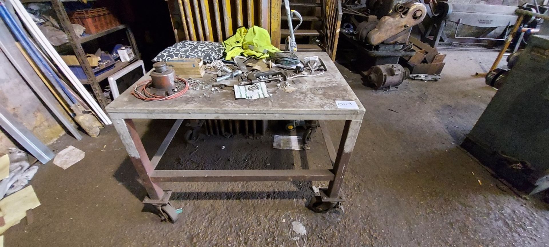 Mobile Workbench with Contents