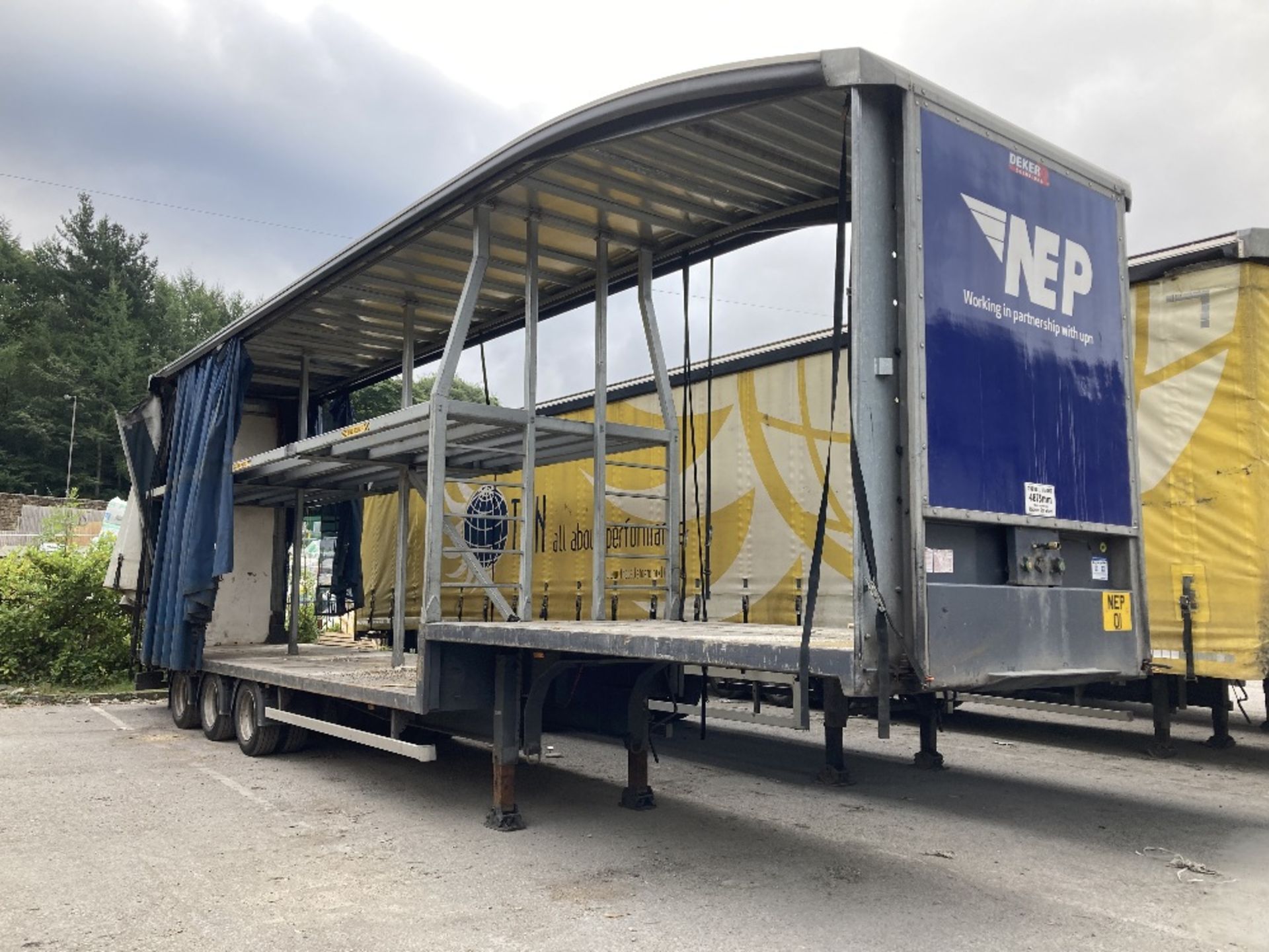 Farlow Engineering/Deker 13.8mtr tri-axle step-frame double deck curtainside trailer - Image 2 of 16