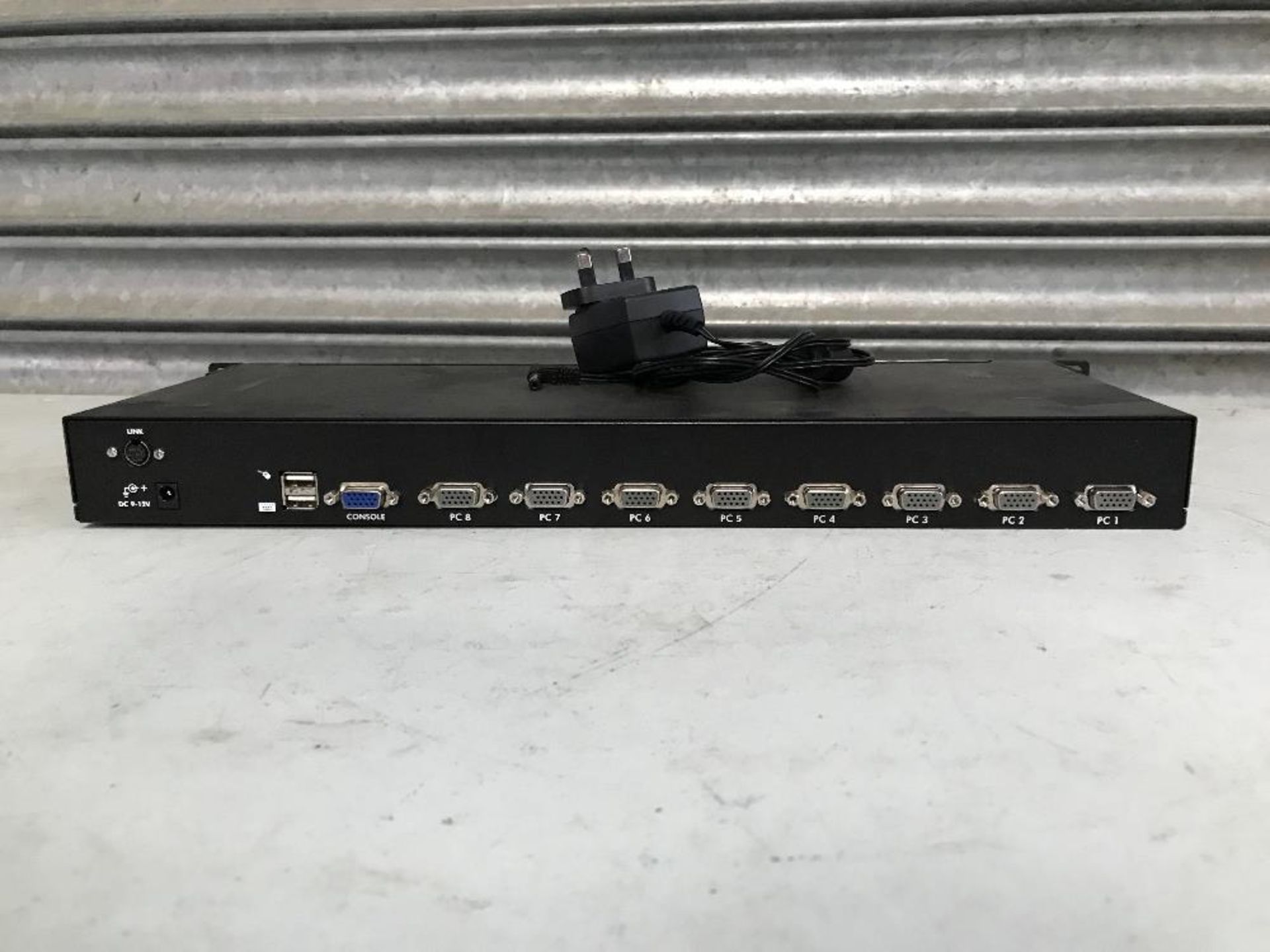 Star Tech 8 port switch Model SV831DUSBUK - Image 3 of 4