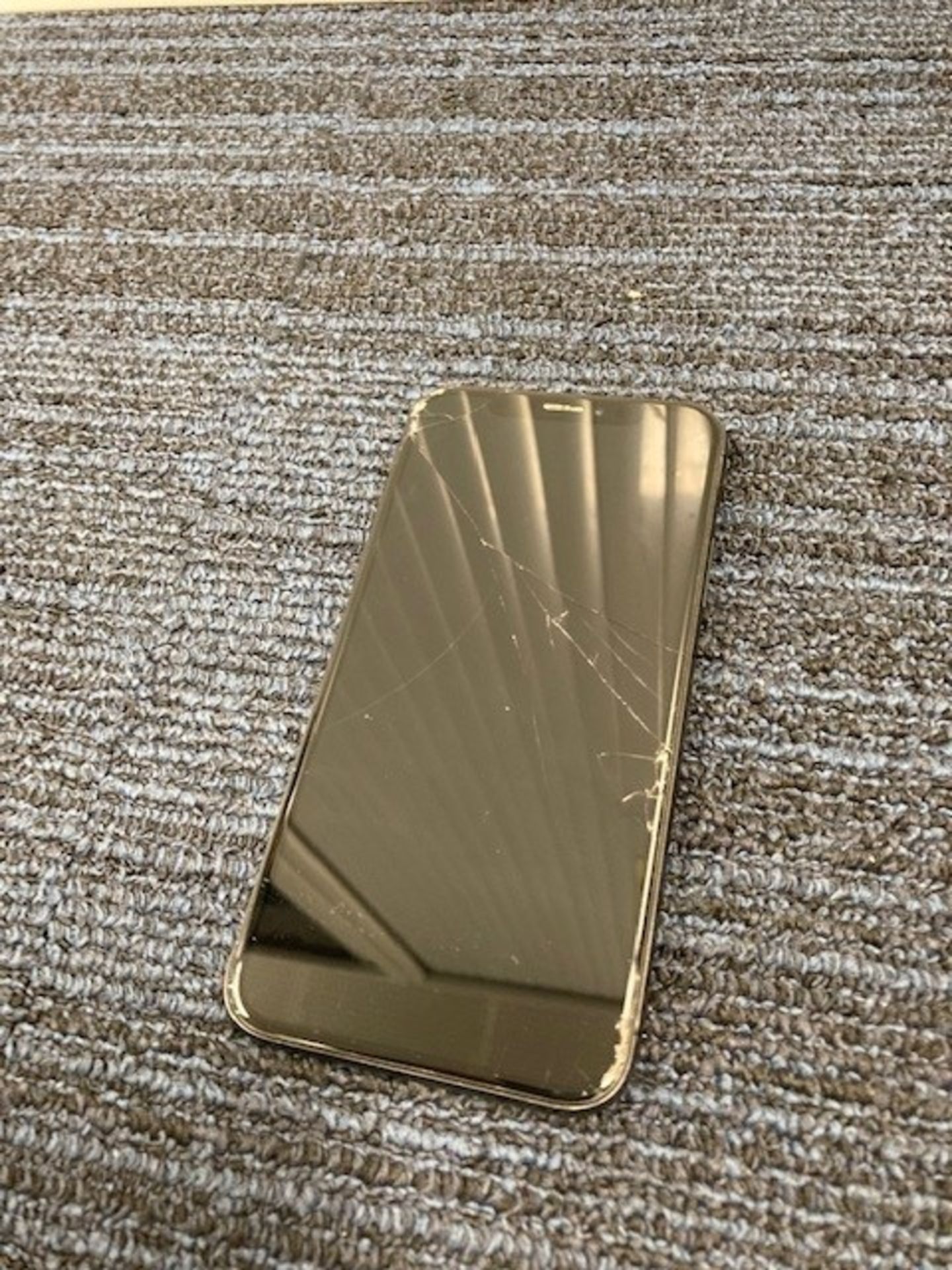 Apple iPhone XS 64GB Space Grey - Image 2 of 4