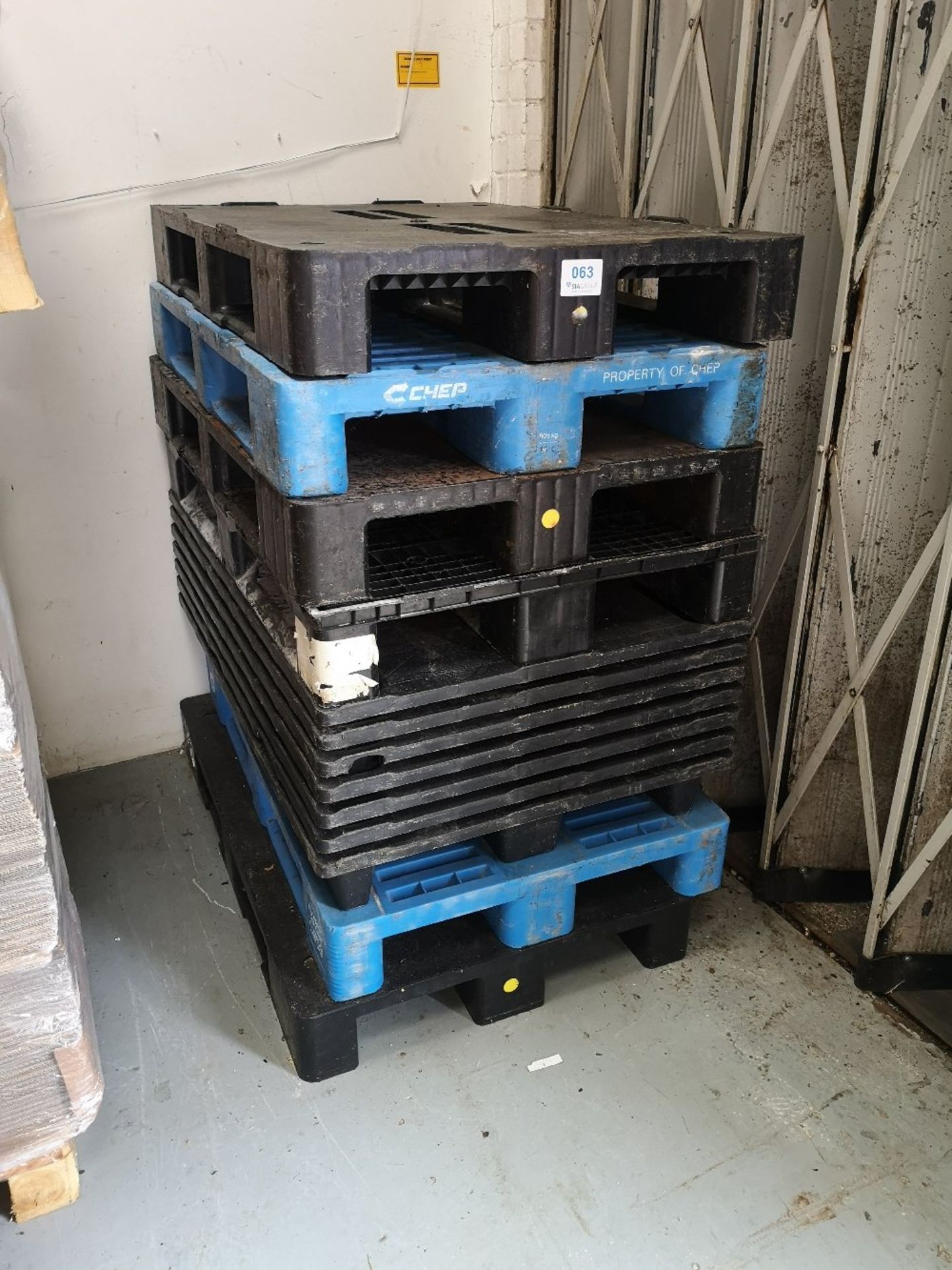 (13) Plastic Pallets - Image 2 of 3