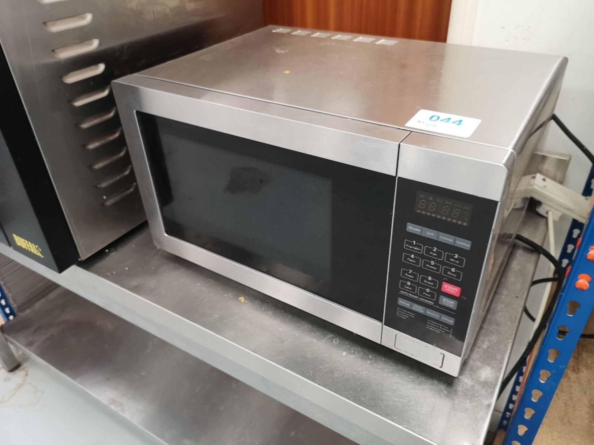 Commercial Microwave Oven - Image 2 of 3