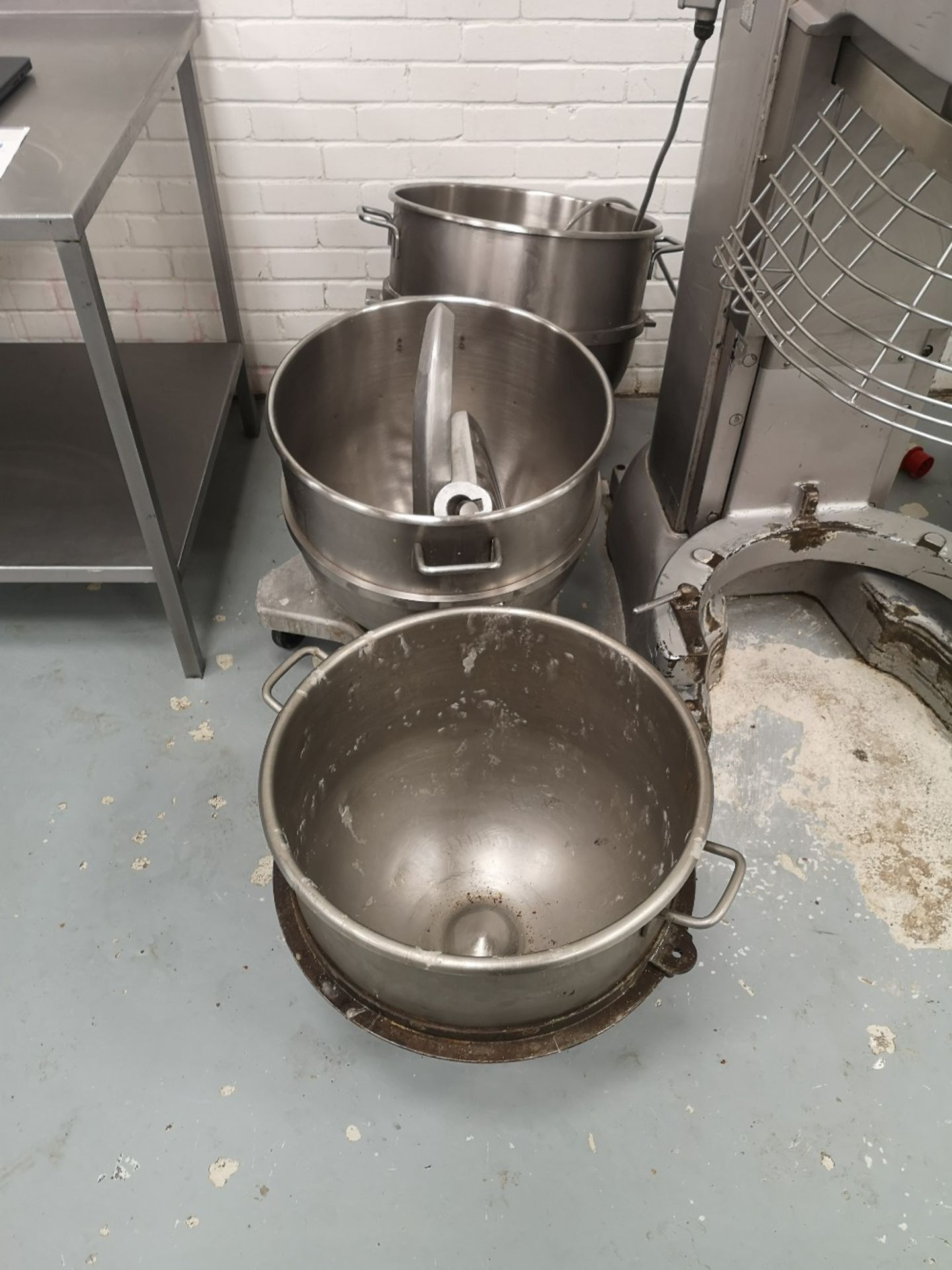 Hobart M802 80 QRT Planetary Mixer with (3) Mixing Bowls - Image 4 of 8