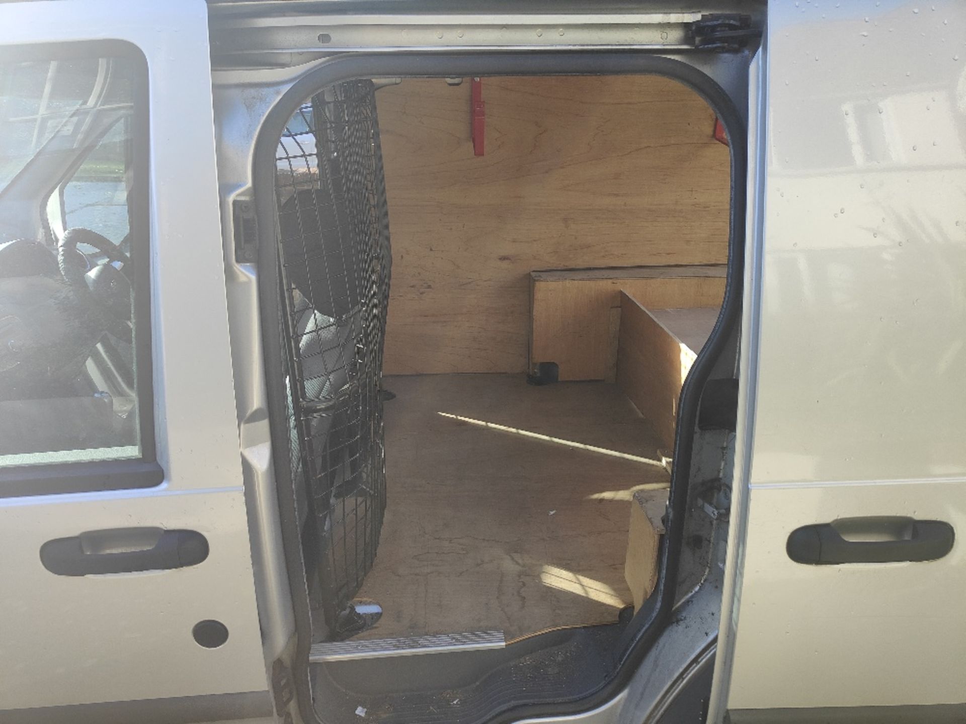 Ford Transit Connect 90 T200 T - LB61 EKR - Image 16 of 17