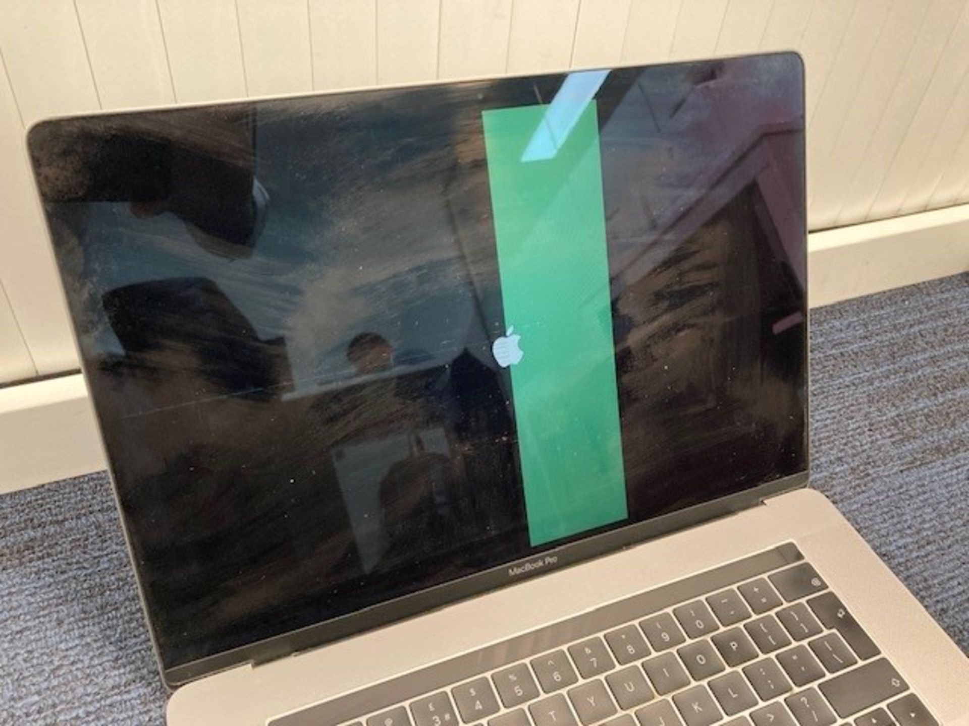 Apple MacBook Pro 2018 15" core i7 Touchbar Laptop - Image 3 of 4