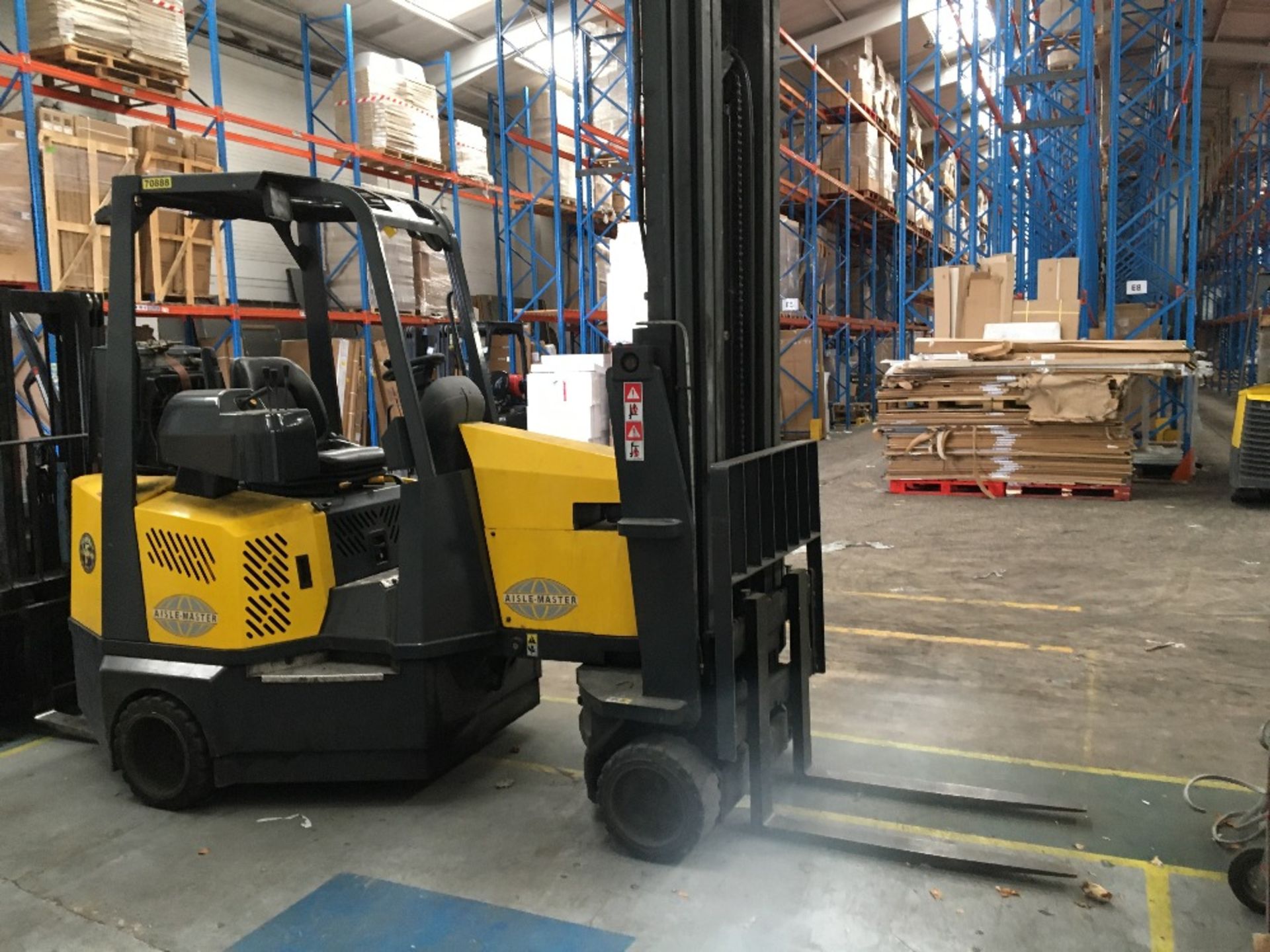 Aisle-Master 20WH 2000kg capacity gas operated forklift truck - Image 3 of 7